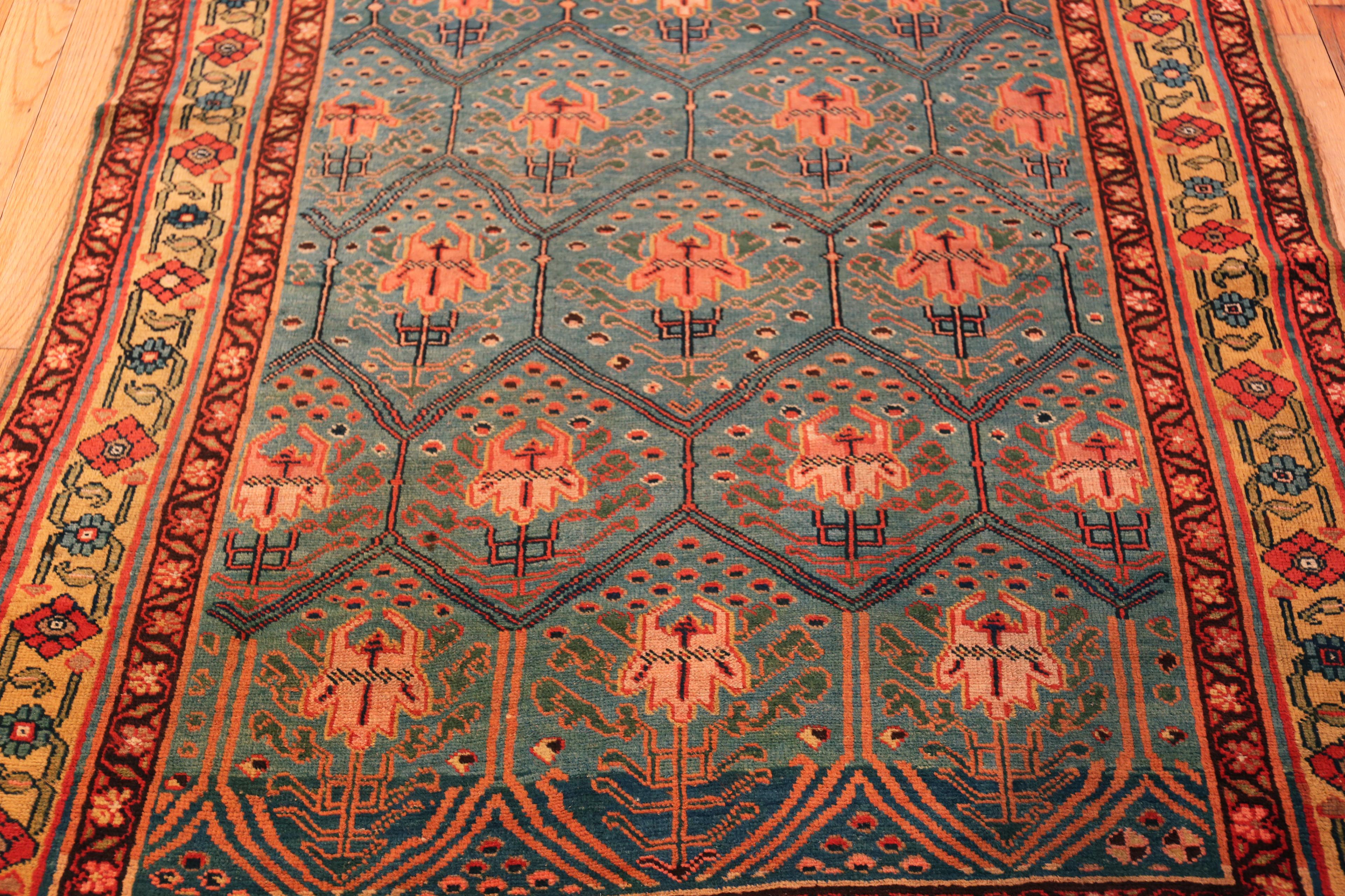 Lana Nazmiyal Collection Antique Persian Bidjar Rug 4 ft 8 in x 7 ft 7 in in vendita