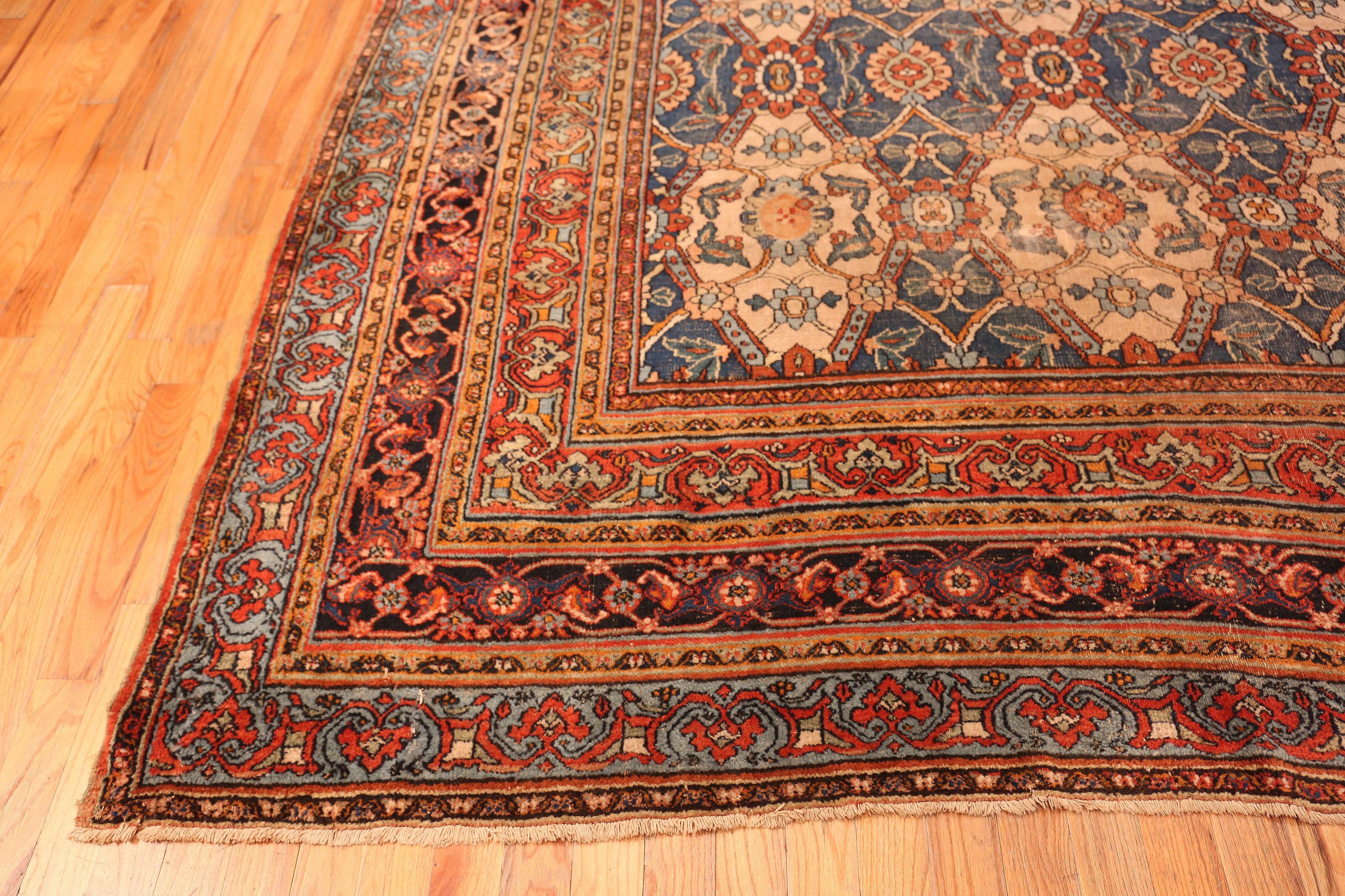 Nazmiyal Collection Antike persische Dorokhsh Teppich 9'3
