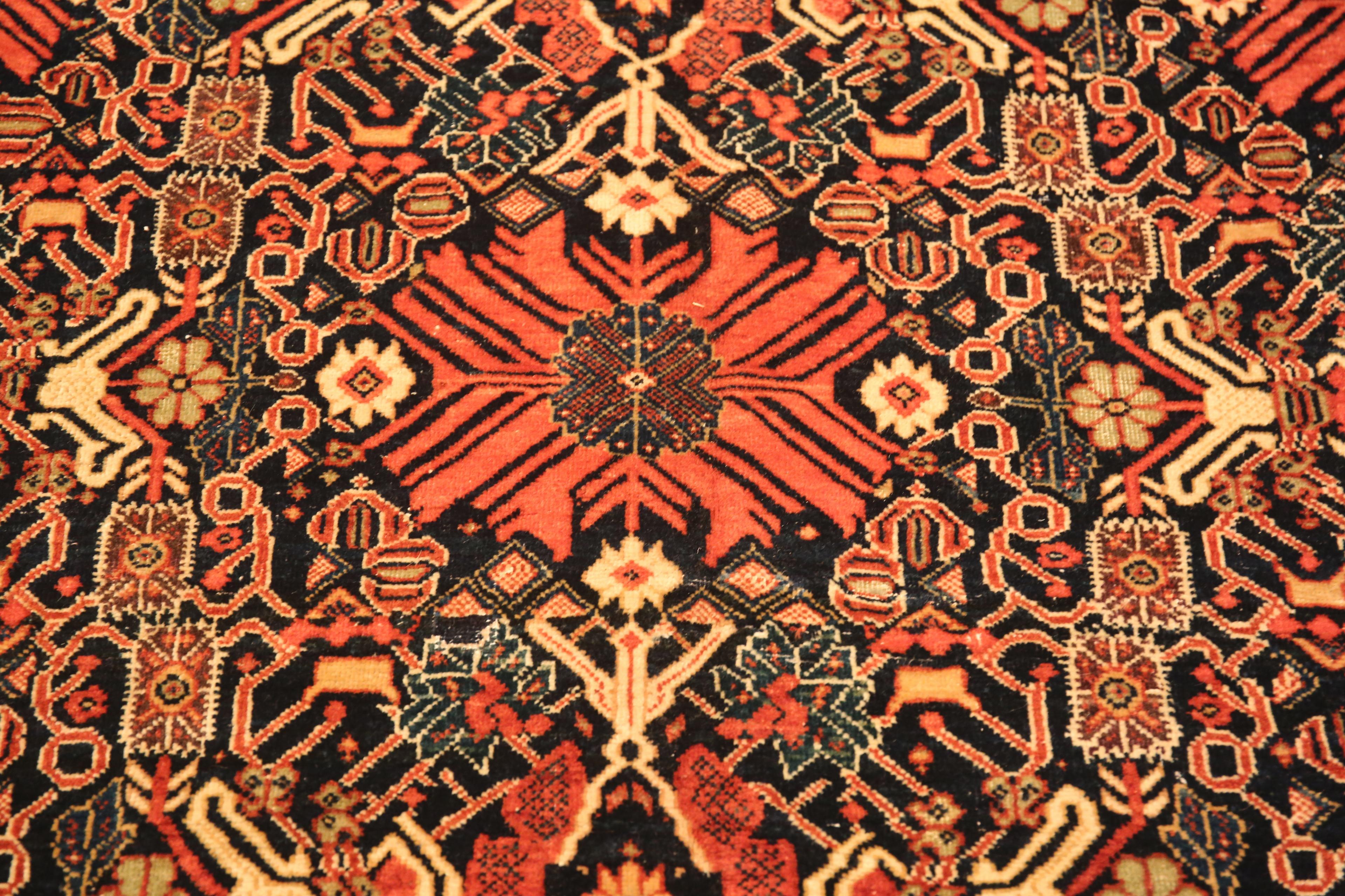 Antique Persian Farahan Gallery Rug. 7 ft 6 in x 15 ft 8 in In Good Condition For Sale In New York, NY