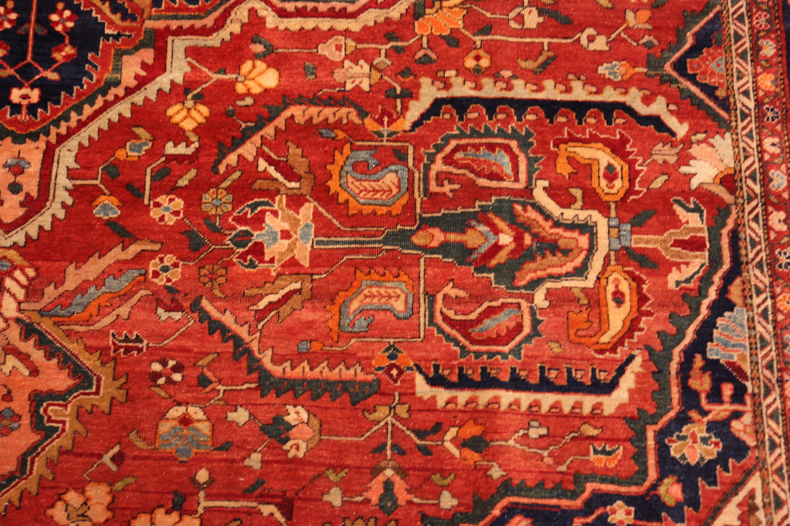 Tappeto Nazmiyal Collection Antique Persian Sarouhan Farahan 7 ft 2 in x 9 ft 8 in In condizioni buone in vendita a New York, NY