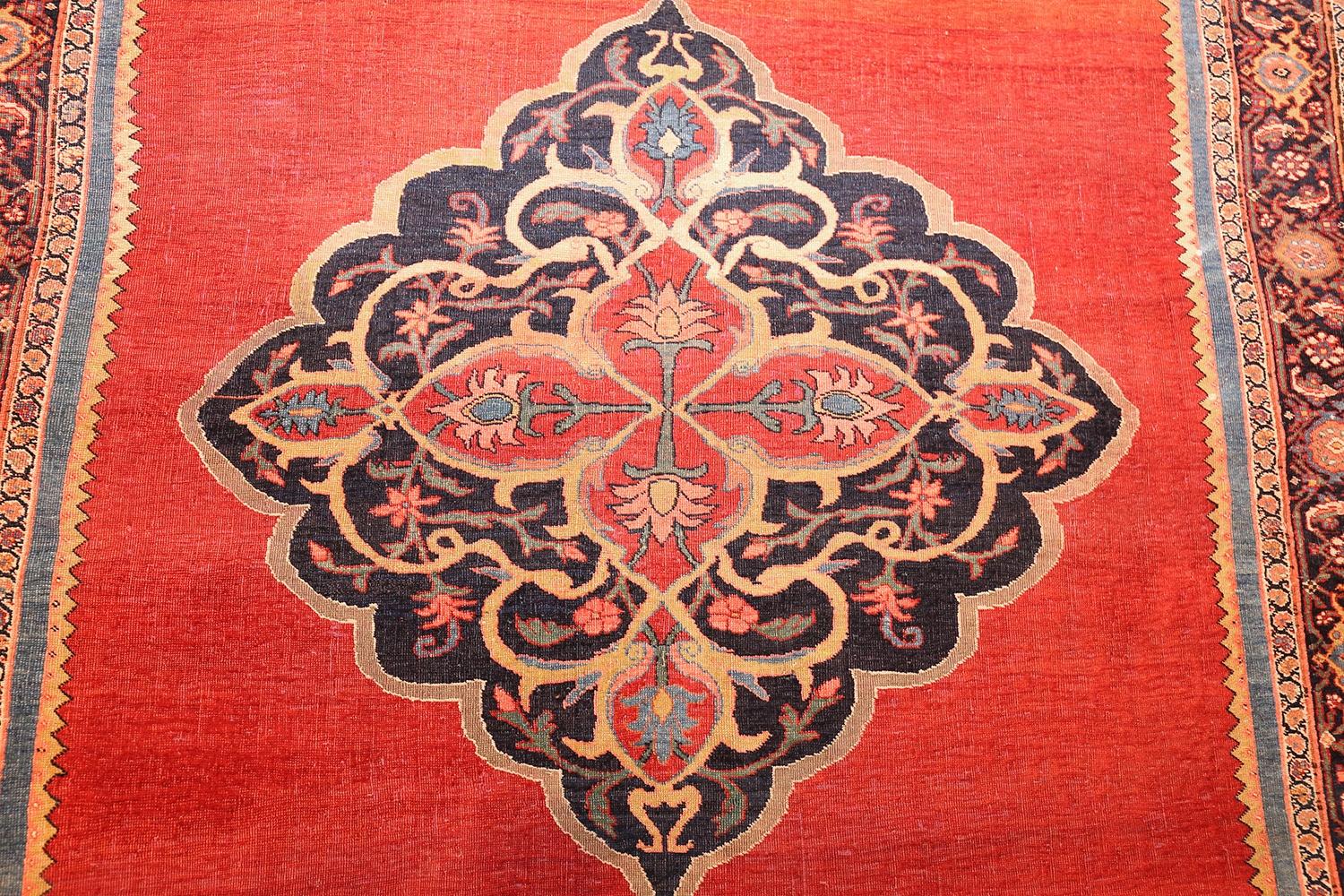 Tribal Antique Persian Halvai Bidjar Rug. Size: 4 ft 8 in x 7 ft  For Sale
