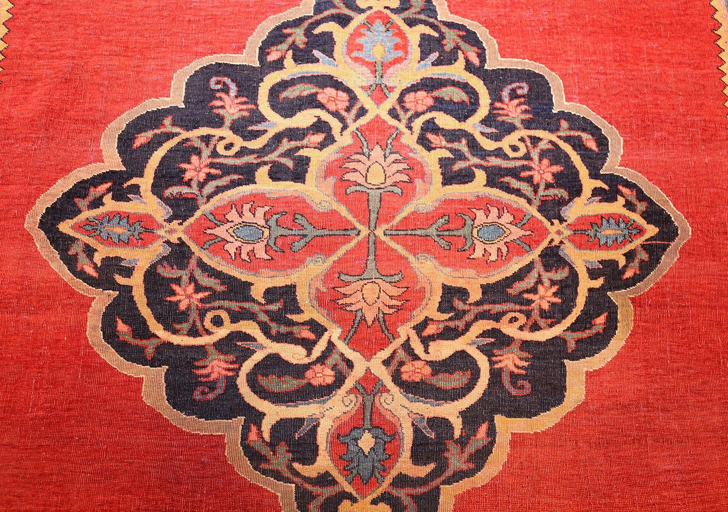 Wool Antique Persian Halvai Bidjar Rug. Size: 4 ft 8 in x 7 ft  For Sale