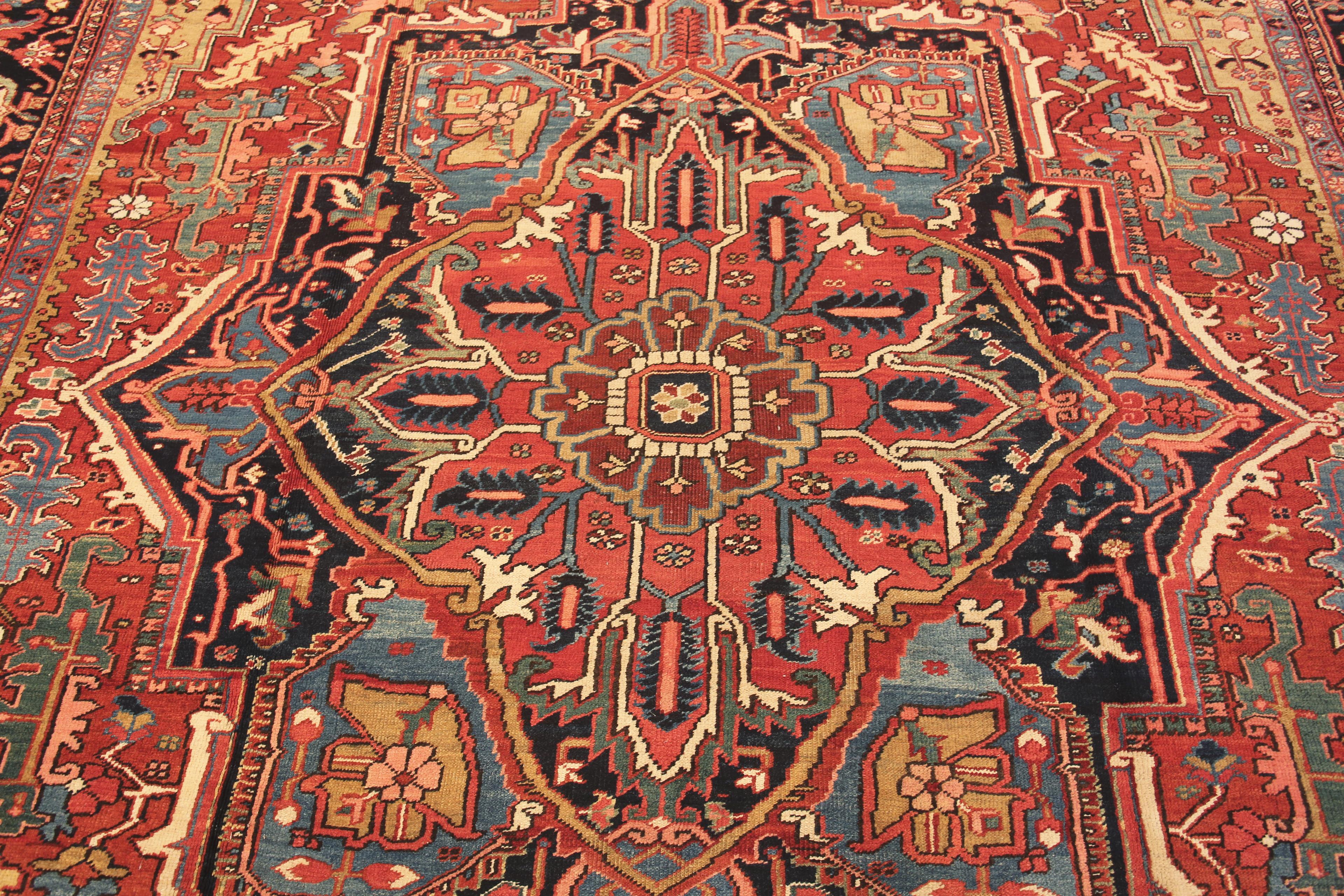 20th Century Nazmiyal Collection Antique Persian Heriz Area Rug. 11 ft 9 in x 18 ft 6 in