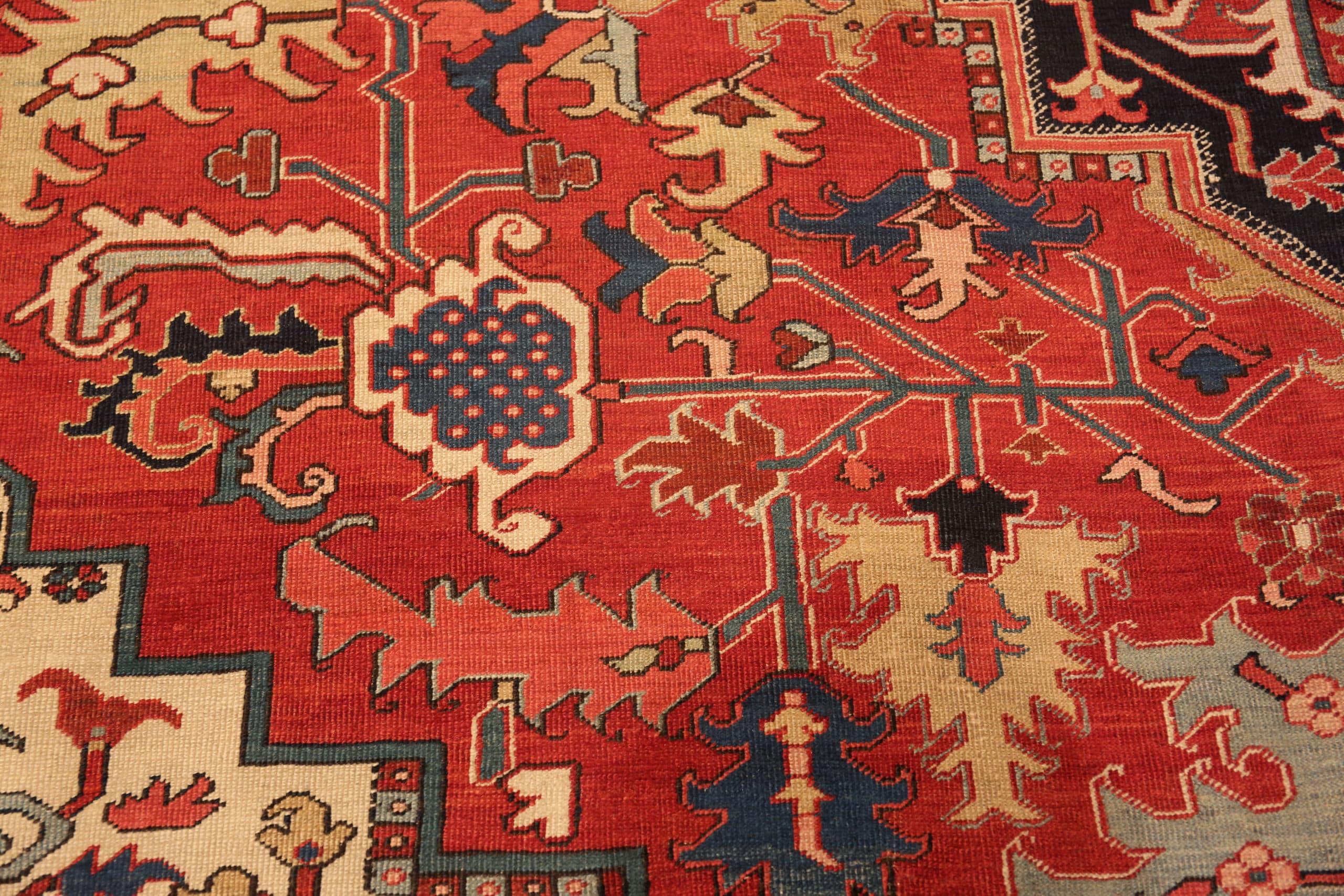 Wool Antique Persian Heriz Rug. 10 ft 6 in x 15 ft 4 in For Sale