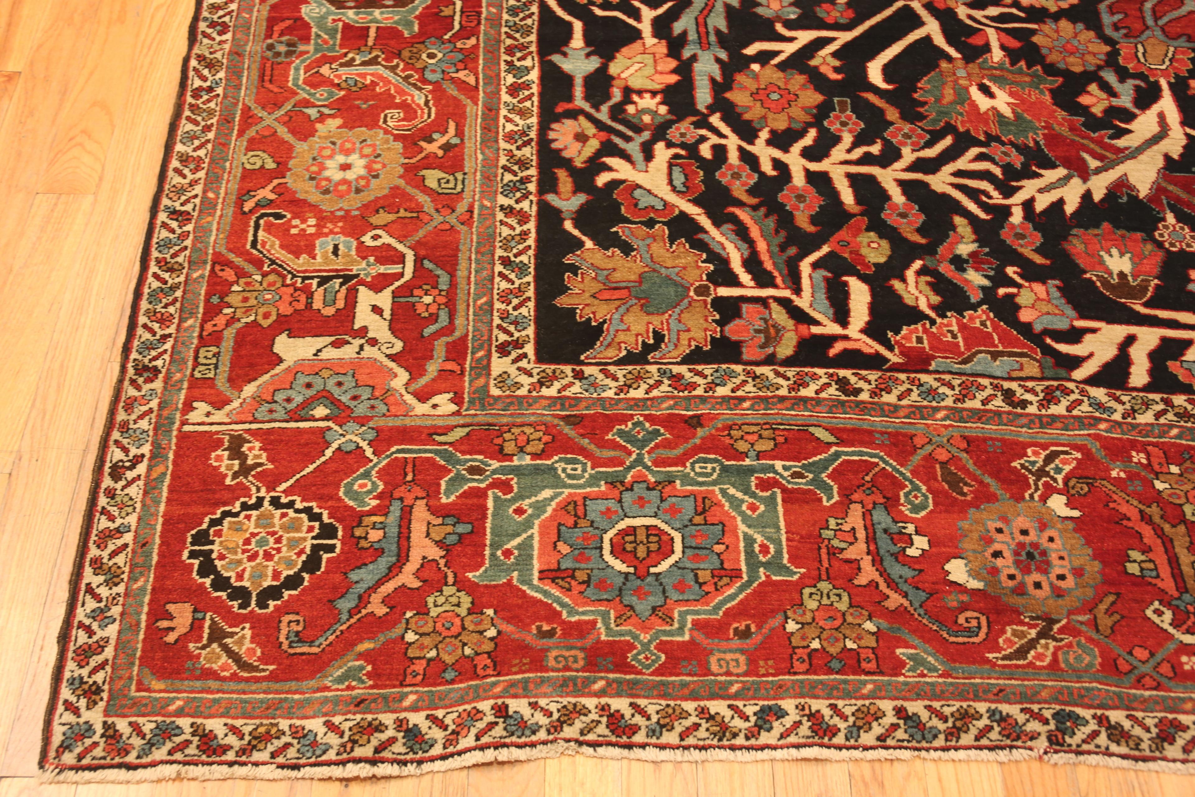 Antique Persian Heriz Rug. 11 ft 6 in x 13 ft 2 in In Good Condition For Sale In New York, NY