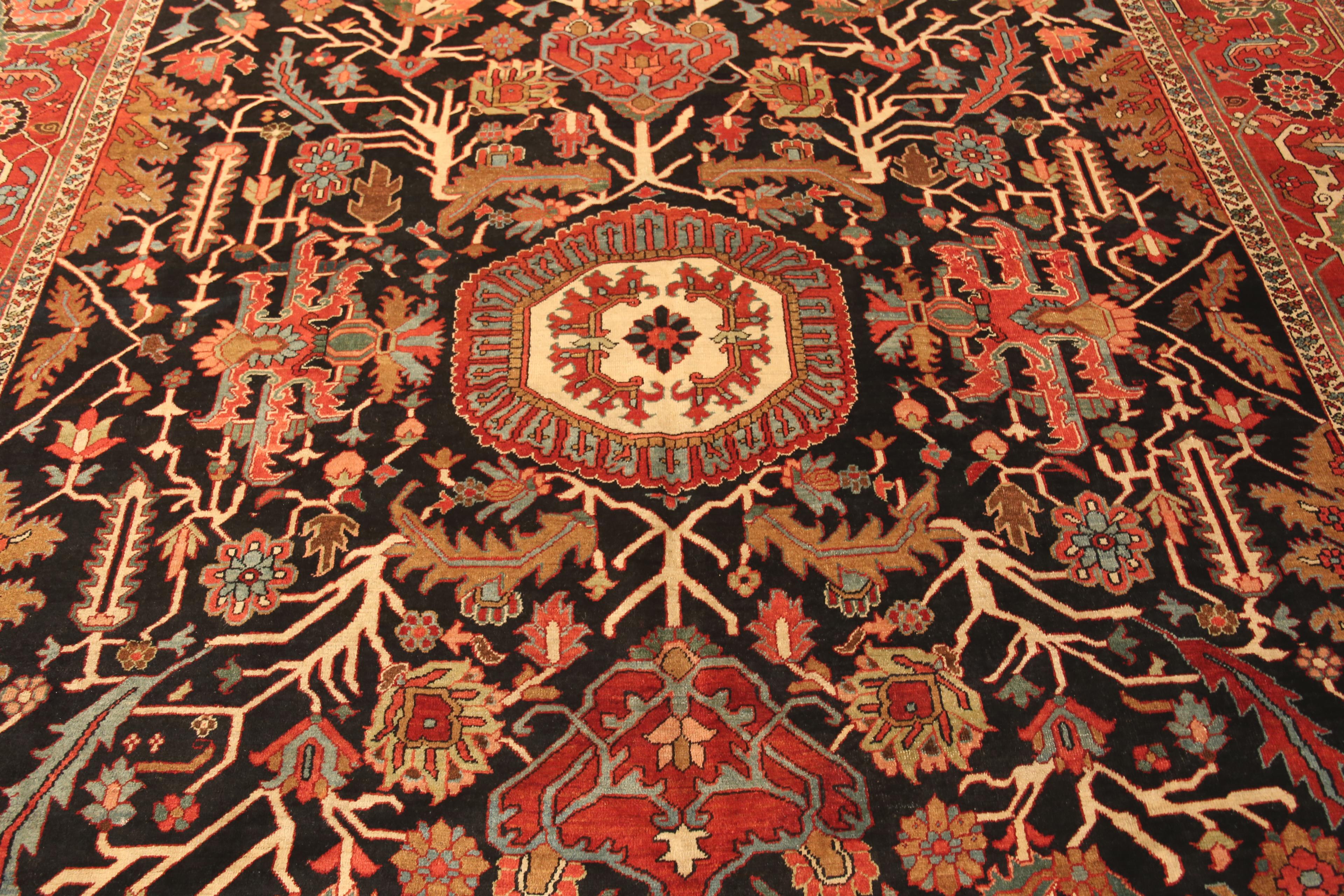 20th Century Antique Persian Heriz Rug. 11 ft 6 in x 13 ft 2 in For Sale