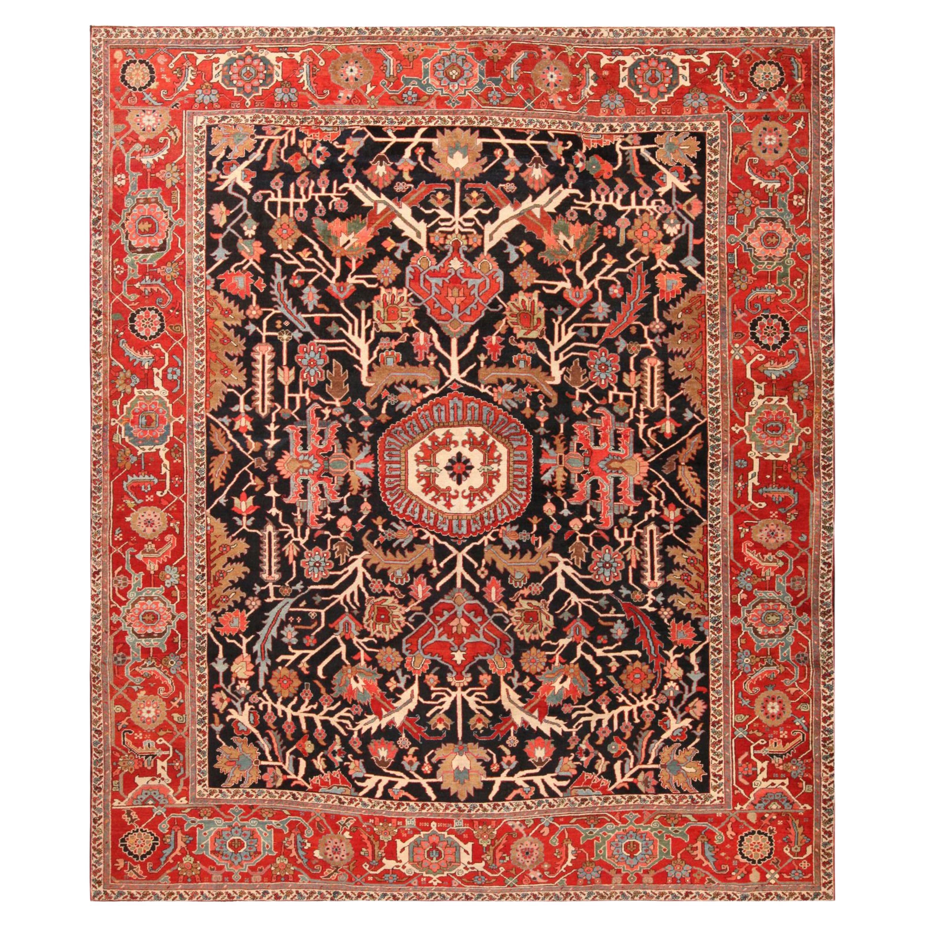 Antiker persischer Heriz-Teppich. 11 ft 6 in x 13 ft 2 in im Angebot