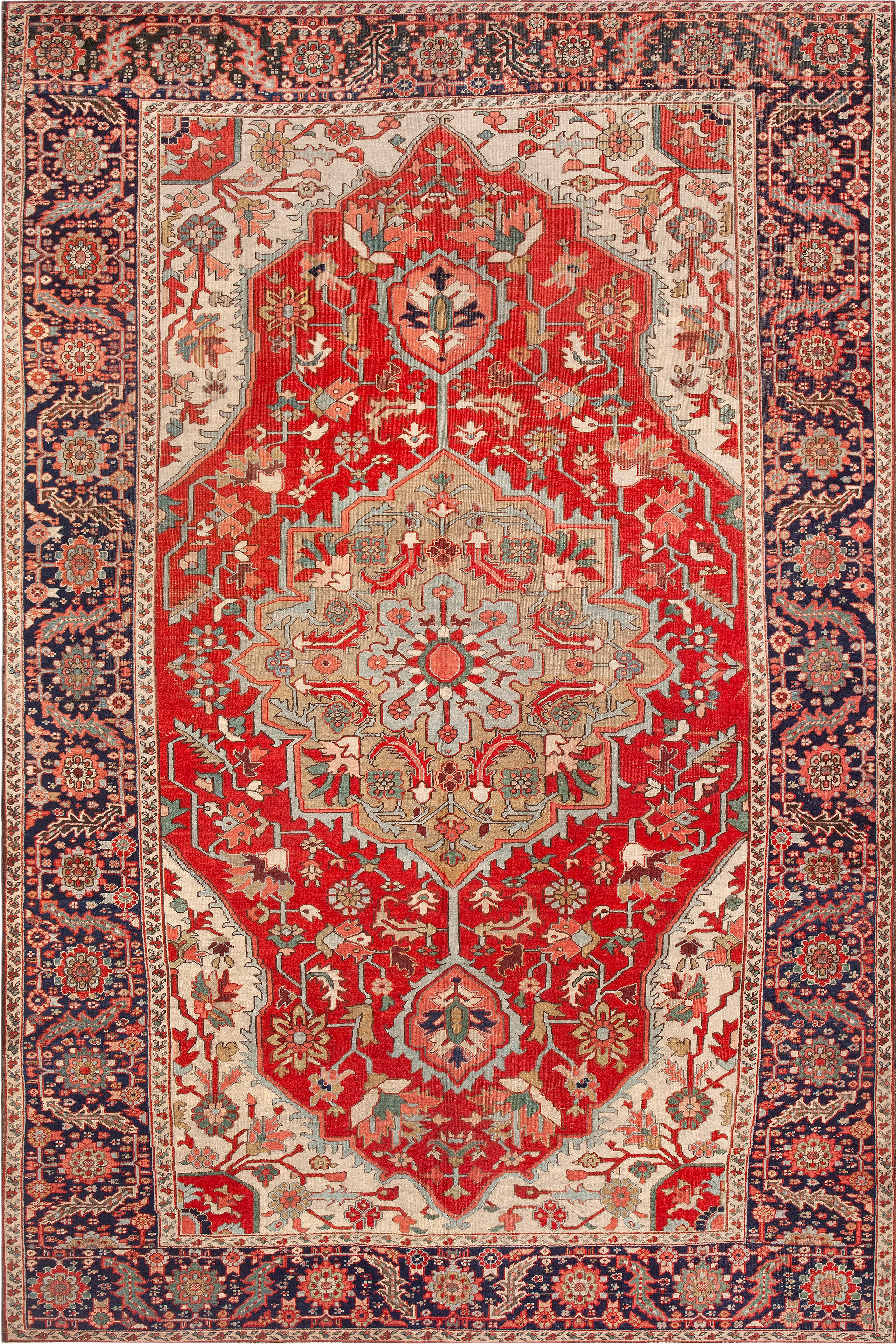 Gorgeous Antique Persian Heriz Serapi Rug, Country of origin: Persia, Circa date: 1920