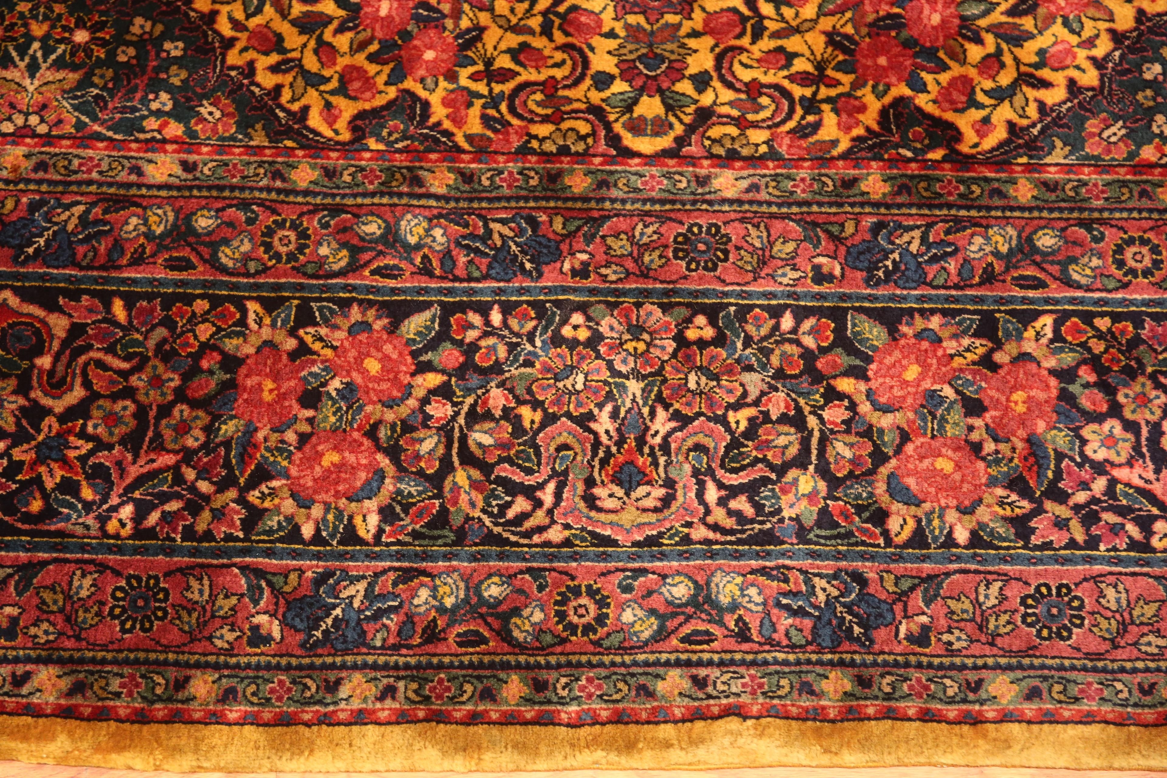 Wool Antique Persian Kashan Area Rug. 8 ft 10 in x 11 ft 9 in For Sale