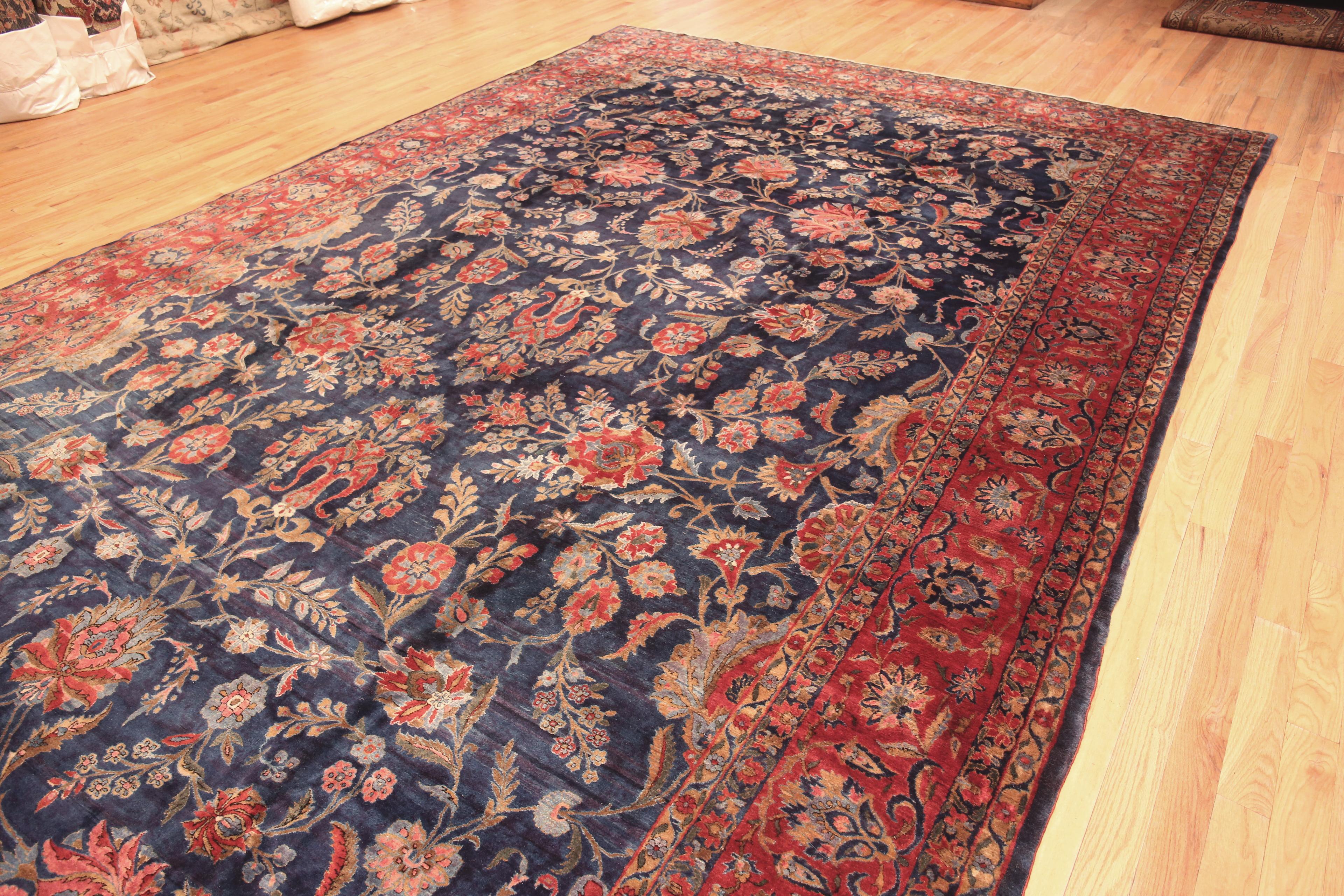 Antique Persian Kashan Rug. 11 ft x 20 ft 8 in In Good Condition For Sale In New York, NY