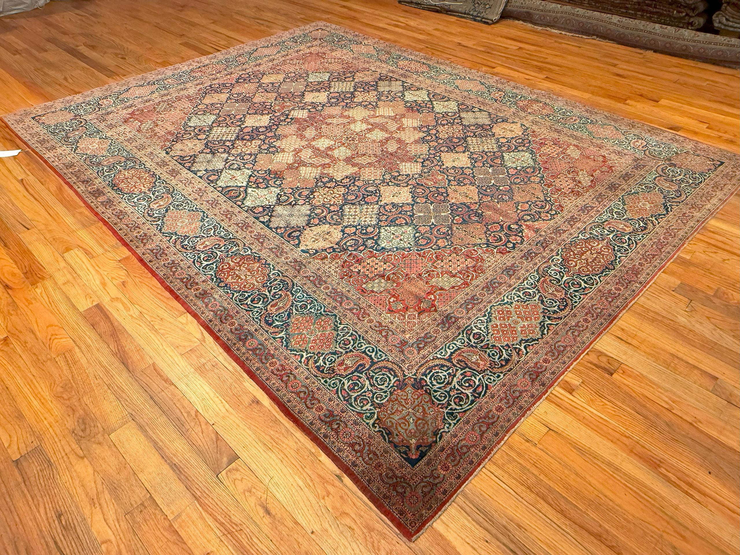Nazmiyal Collection Antike persische Kashan Teppich 9 ft 3 in x 12 ft (20. Jahrhundert) im Angebot