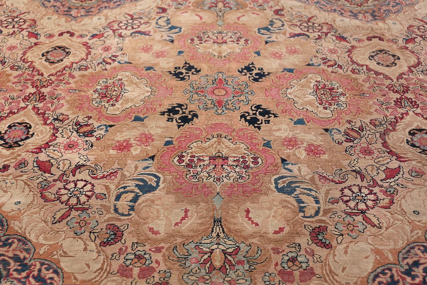 Antique Persian Kerman Lavar Carpet. 10 ft x 14 ft 5 in In Good Condition For Sale In New York, NY