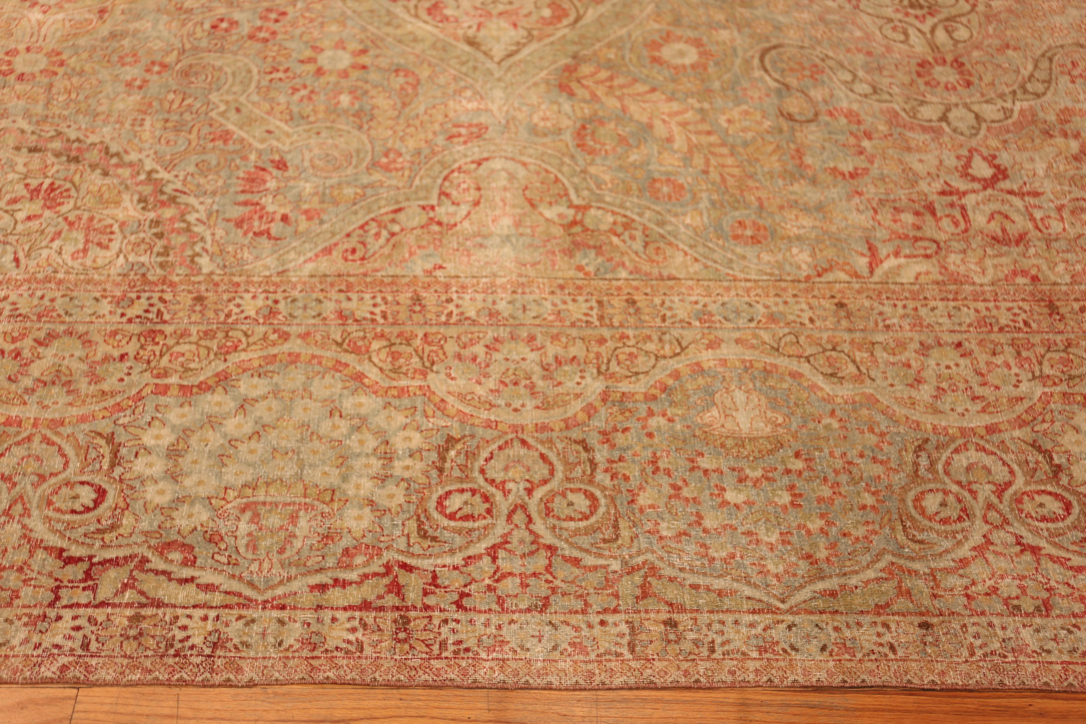 Nazmiyal Collection Antike persische Kerman Teppich 14 ft 2 in x 23 ft 6 in im Angebot 1