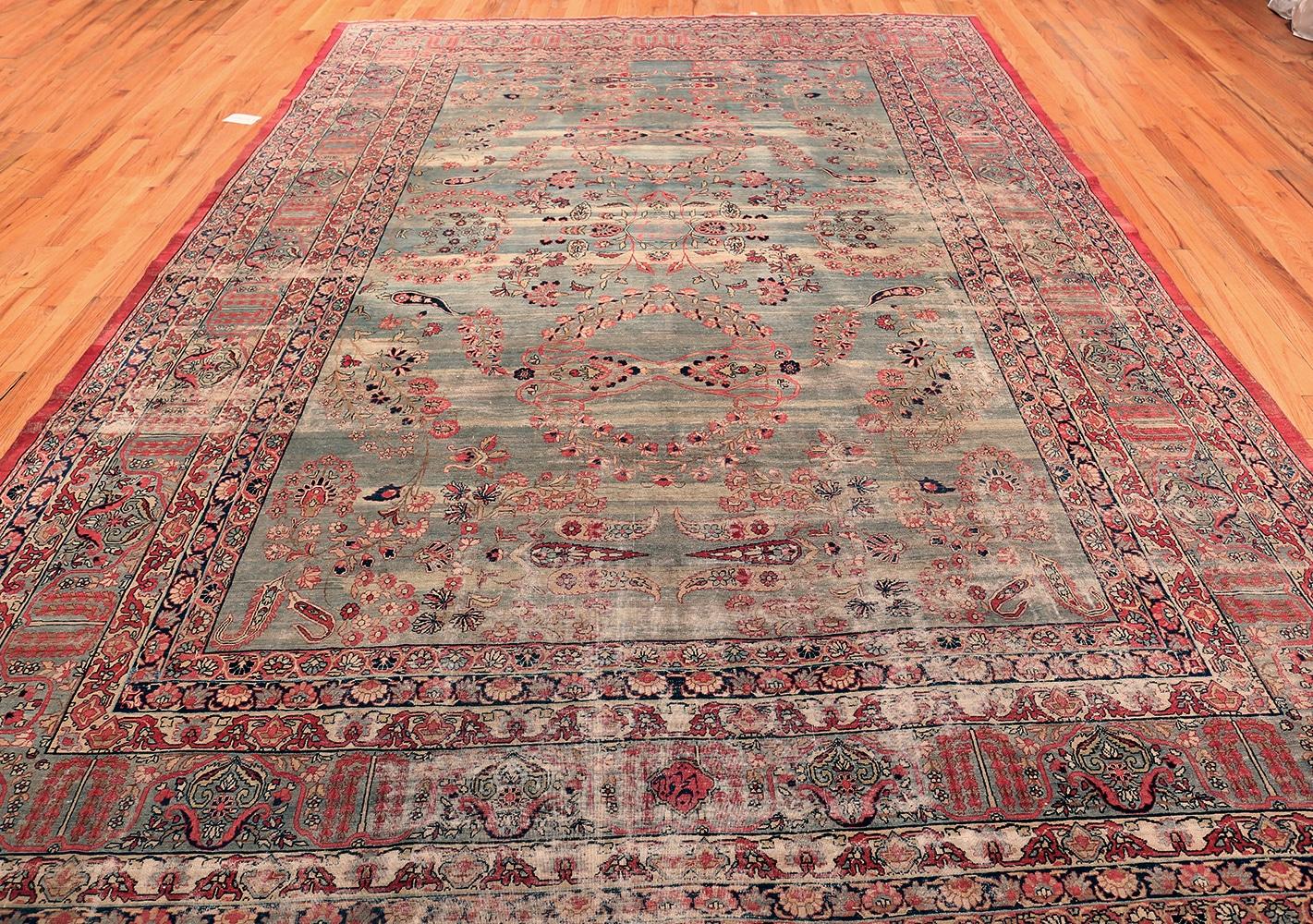 Antique Persian Kerman Rug. 9 ft 10 in x 14 ft 4 in  For Sale 3