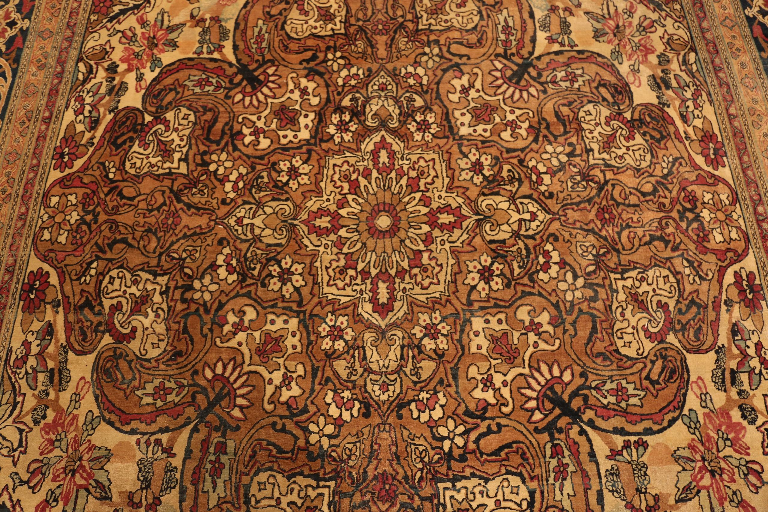 Lana Tappeto Antico Persiano Kerman Collection Nazmiyal Collection 9 ft 5 in x 15 ft 6 in in vendita