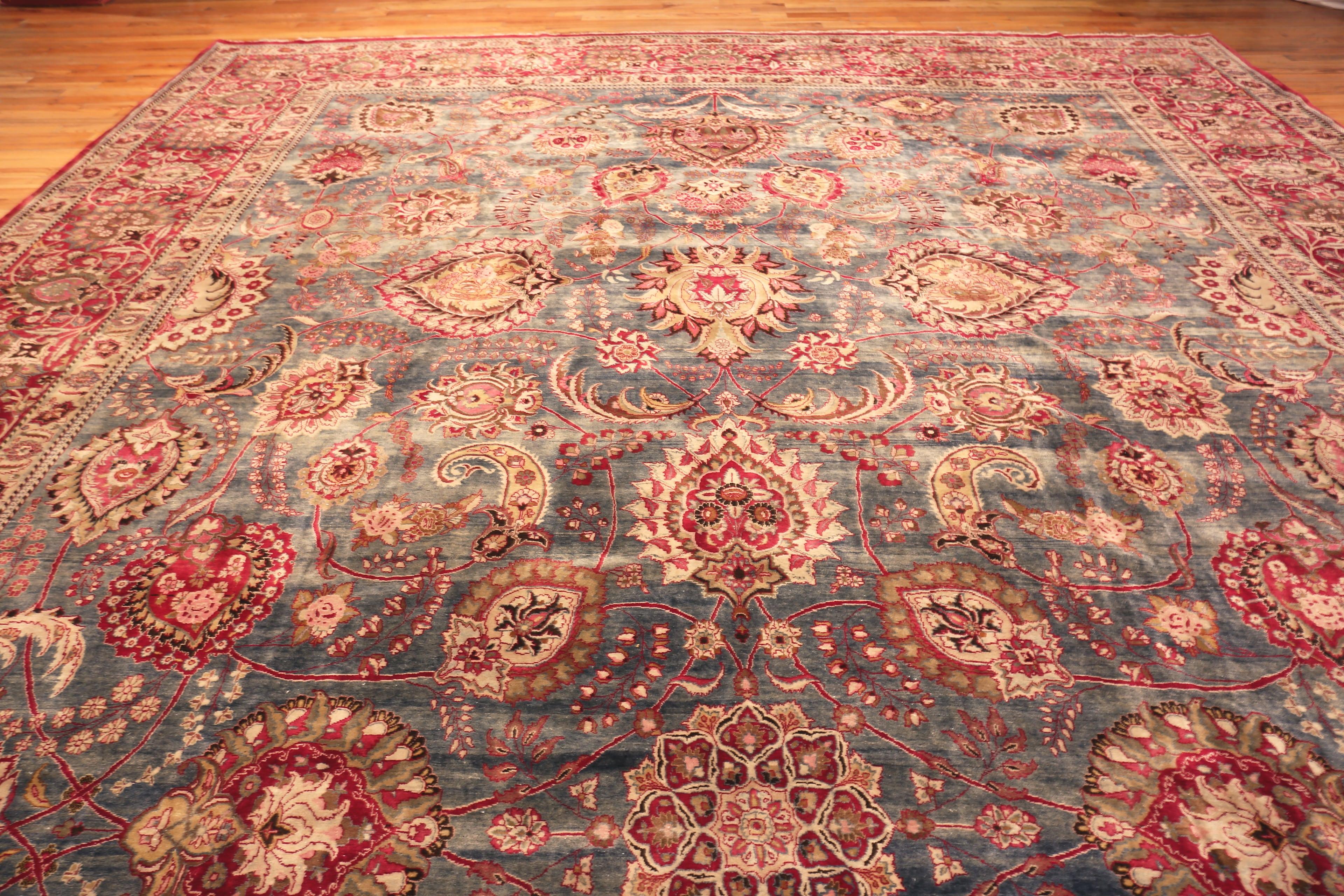 Noué à la main Collection Nazmiyal Collection Antique Perse Khorassan Rug 16 ft x 26 ft 1 in en vente