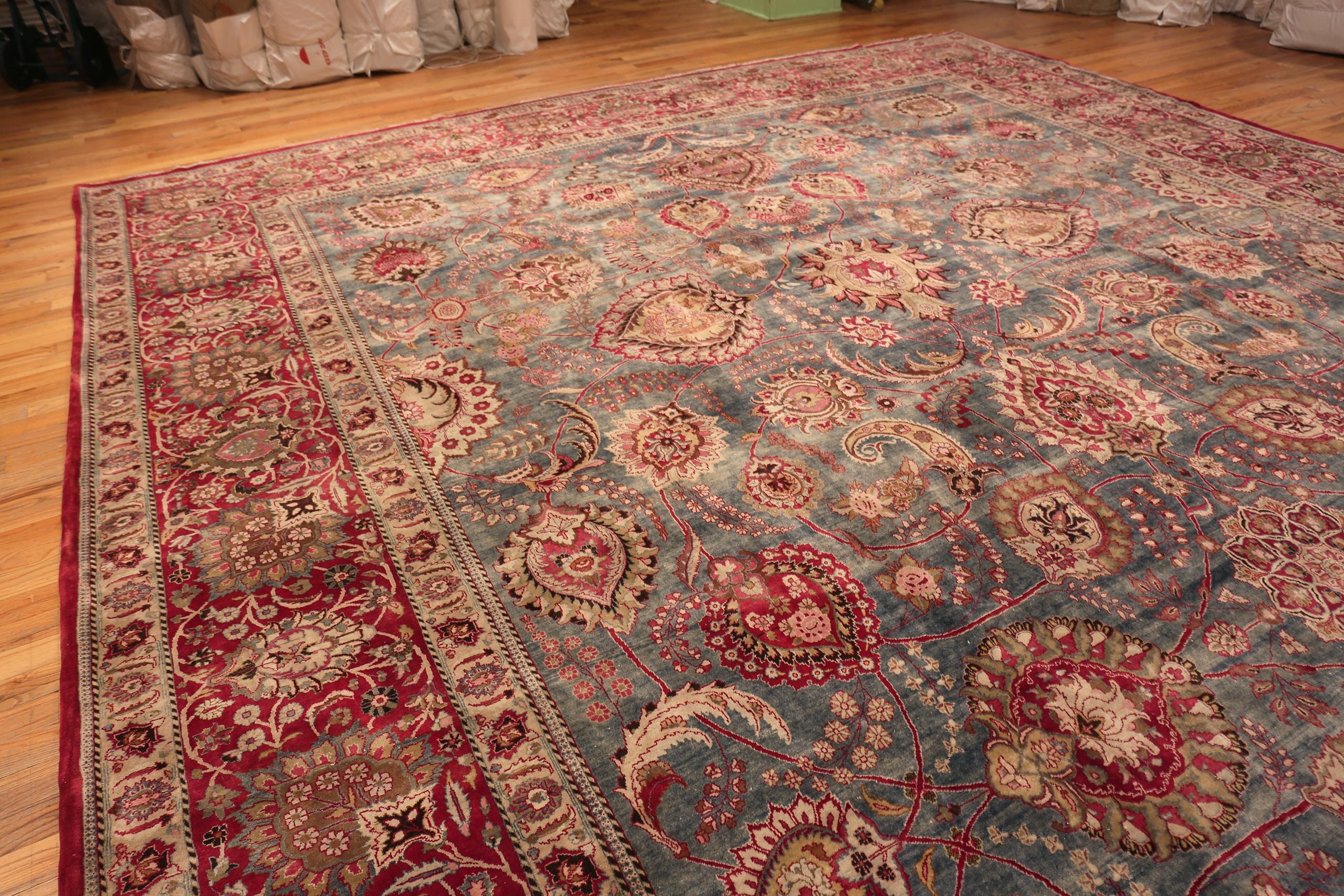 20ième siècle Collection Nazmiyal Collection Antique Perse Khorassan Rug 16 ft x 26 ft 1 in en vente