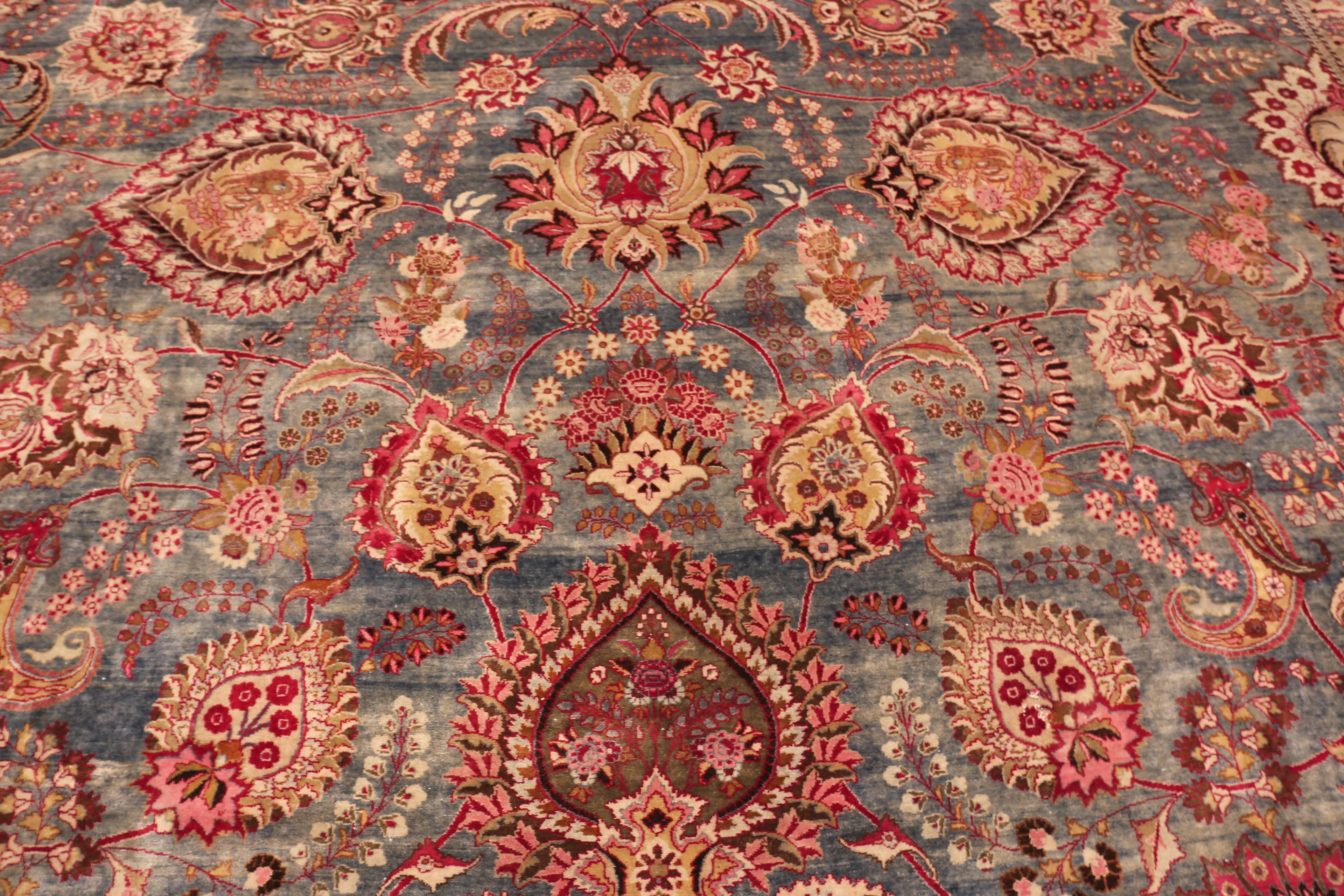 Laine Collection Nazmiyal Collection Antique Perse Khorassan Rug 16 ft x 26 ft 1 in en vente