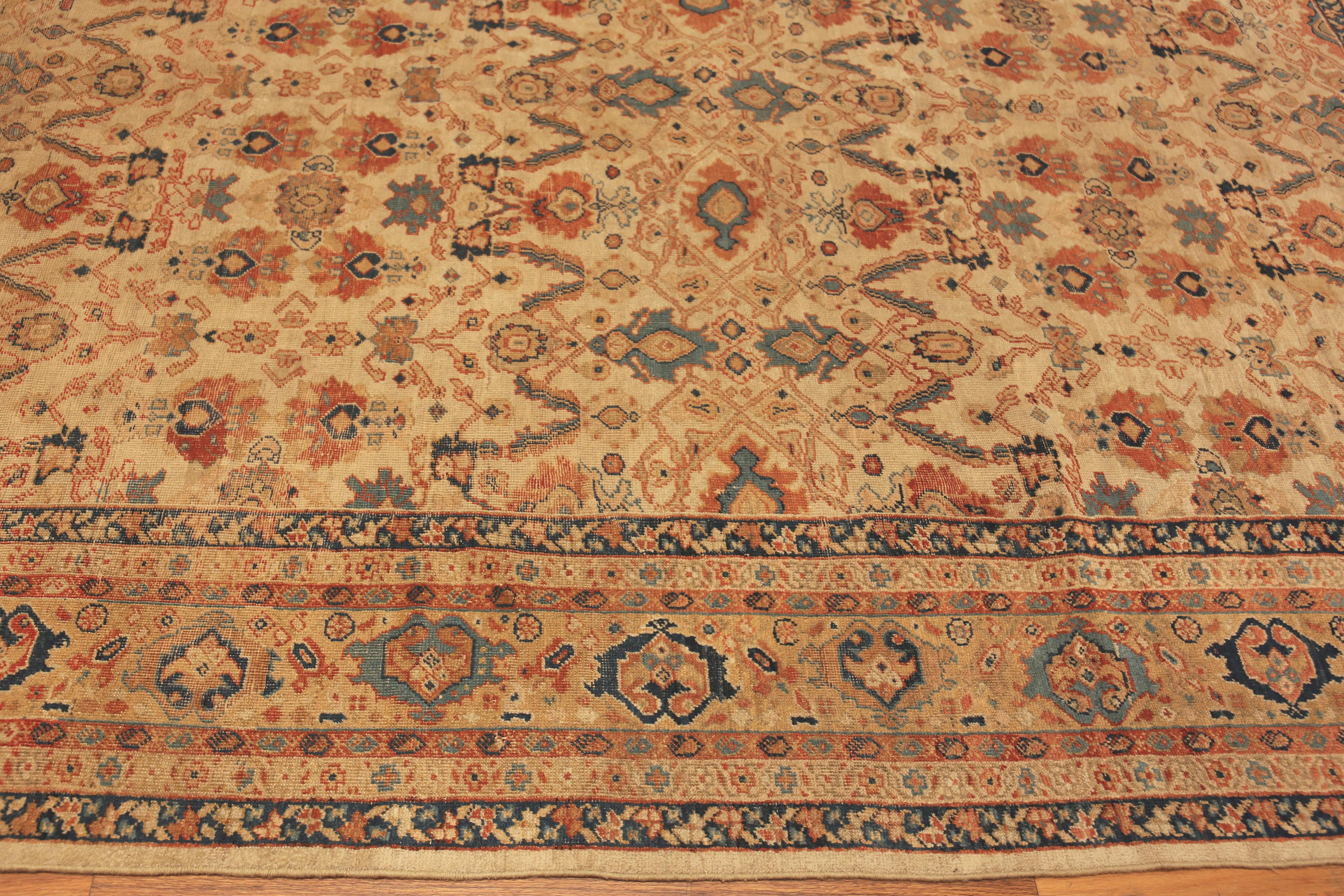 Ancien tapis persan Mahal, Pays d'origine : Perse, Circa date 1900. Taille : 8 ft 9 in x 12 ft 6 in (2,67 m x 3,81 m)

