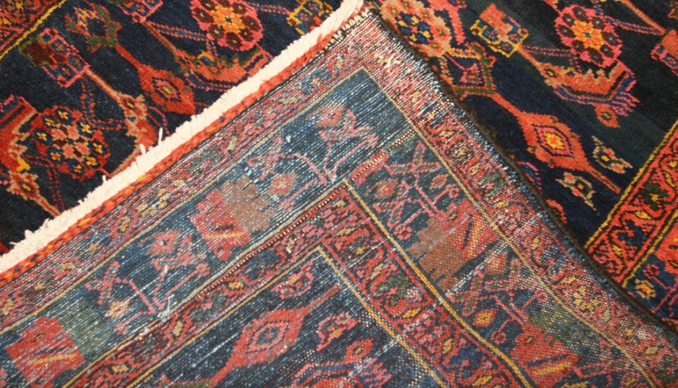 Nazmiyal Collection Antike persische Malayer Teppich 3 ft 6 in x 16 ft 8 in im Zustand „Gut“ im Angebot in New York, NY