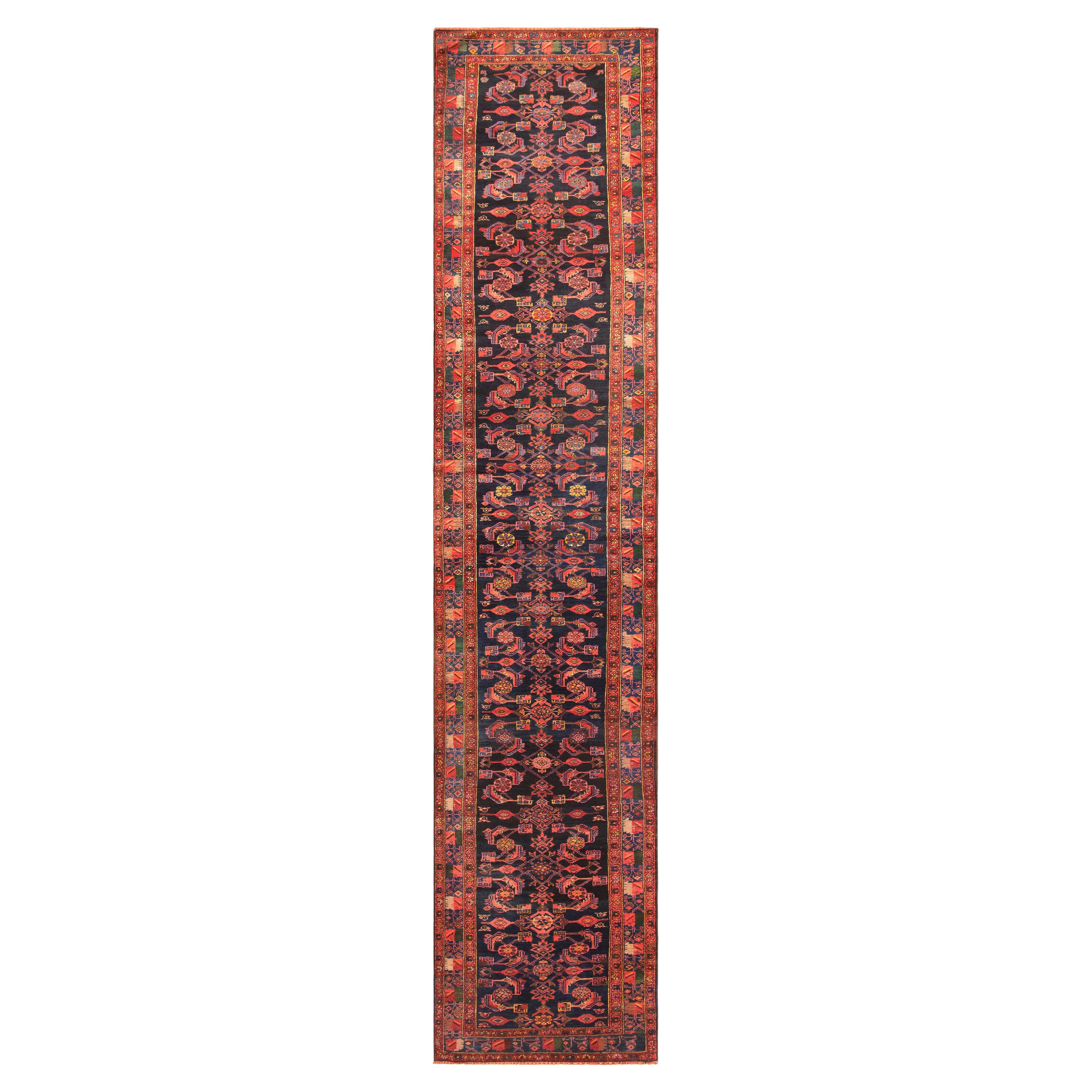 Nazmiyal Collection Antike persische Malayer Teppich 3 ft 6 in x 16 ft 8 in im Angebot