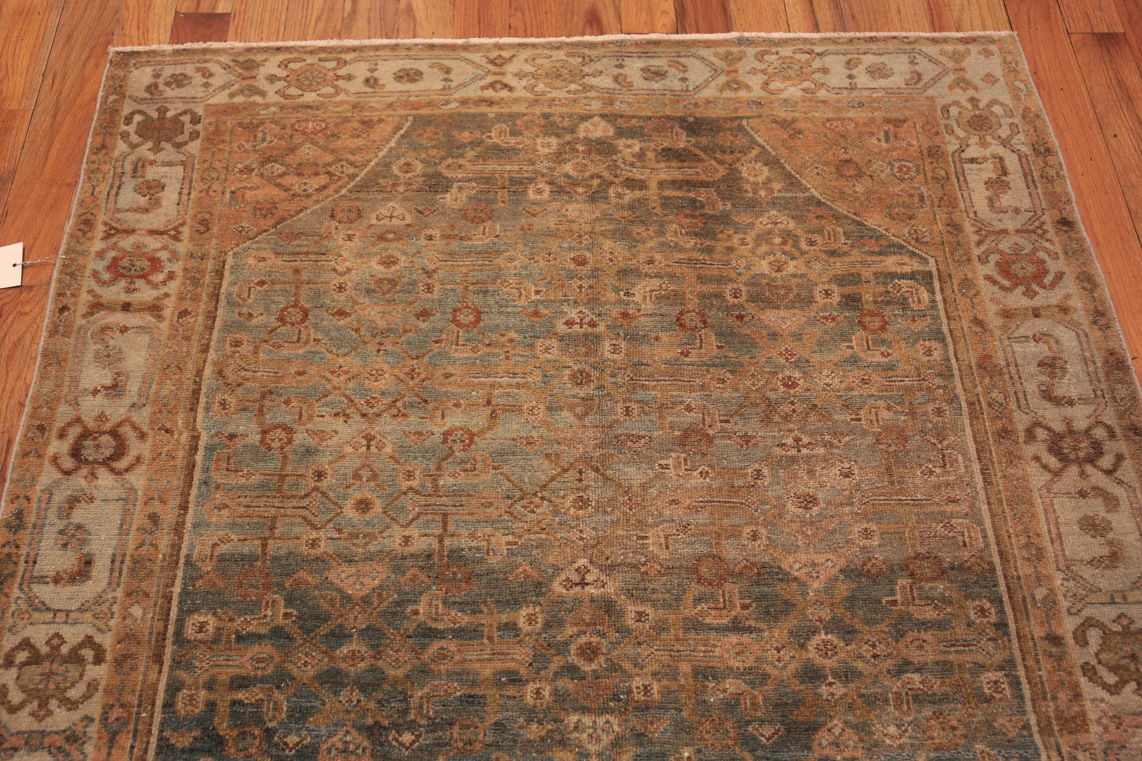 Antique Persian Malayer Rug. Size: 4 ft 4 in x 6 ft 6 in In Good Condition For Sale In New York, NY
