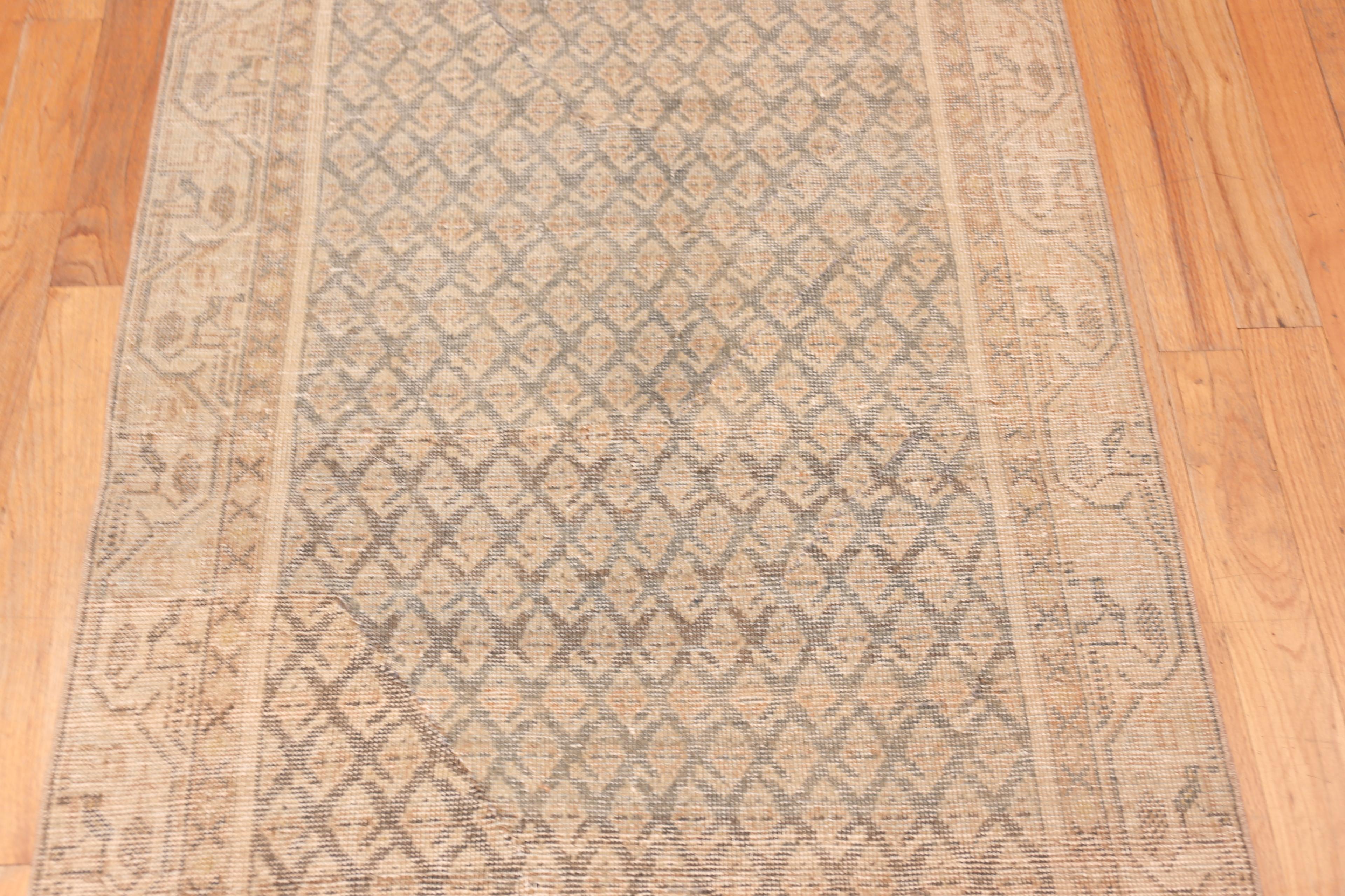 Tappeto Runner Nazmiyal Collection Antique Persian Malayer 3 ft 3 in x 12 ft 1 in In condizioni buone in vendita a New York, NY