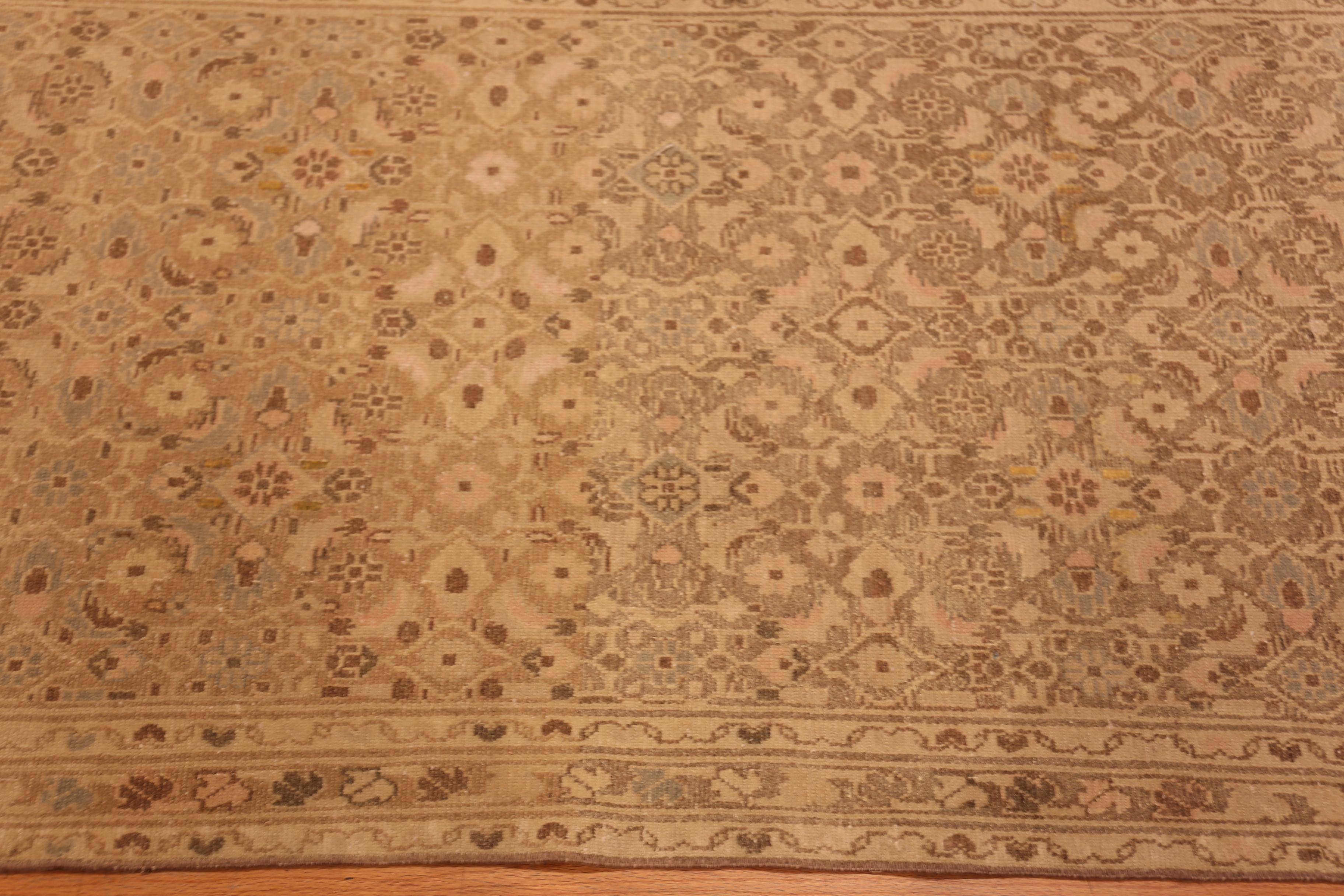 Nazmiyal Collection Antike persische Malayer Läufer Teppich 3 ft 5 in x 13 ft 2 in (Persisch) im Angebot