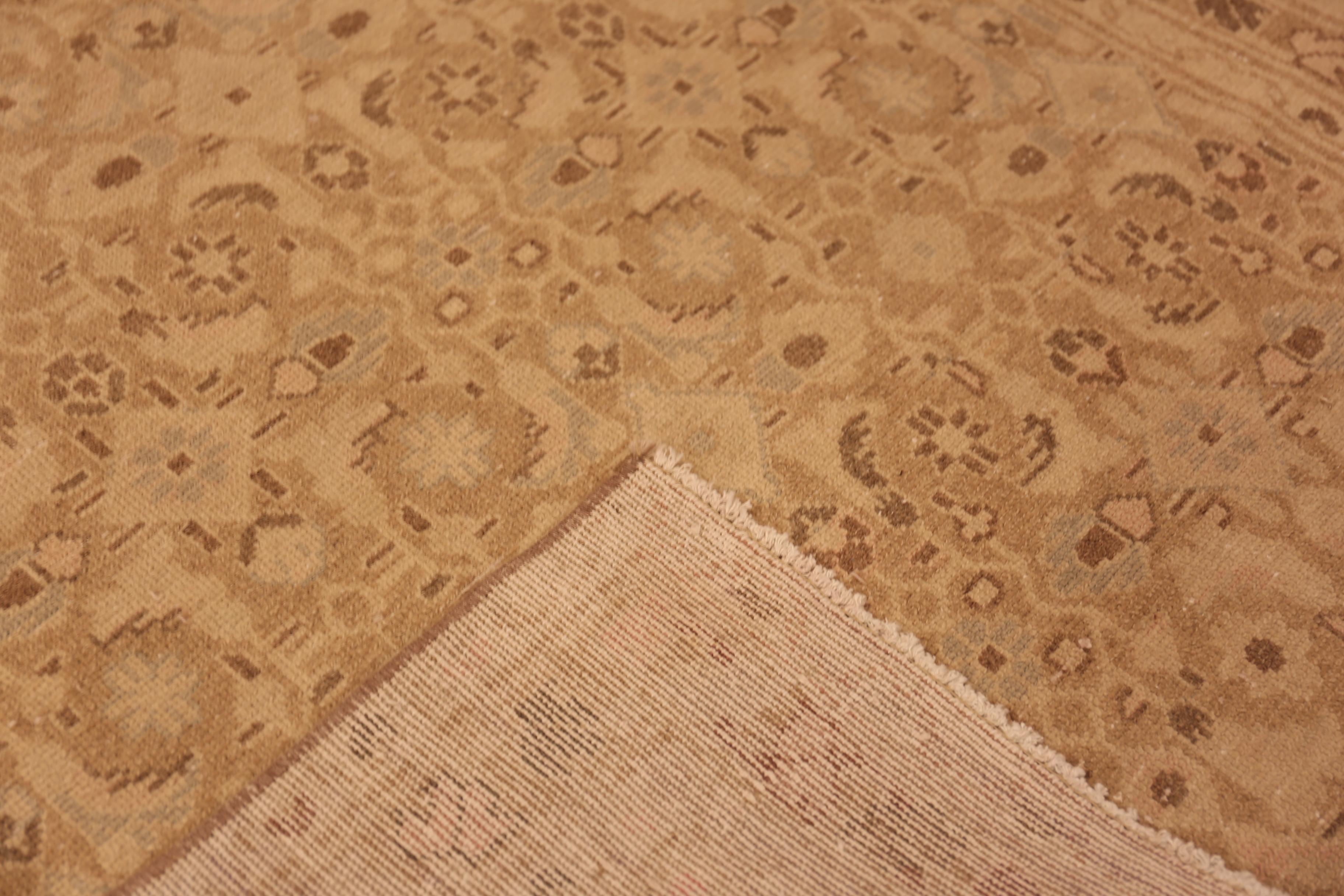 Nazmiyal Collection Antike persische Malayer Läufer Teppich 3 ft 5 in x 13 ft 2 in (Handgeknüpft) im Angebot