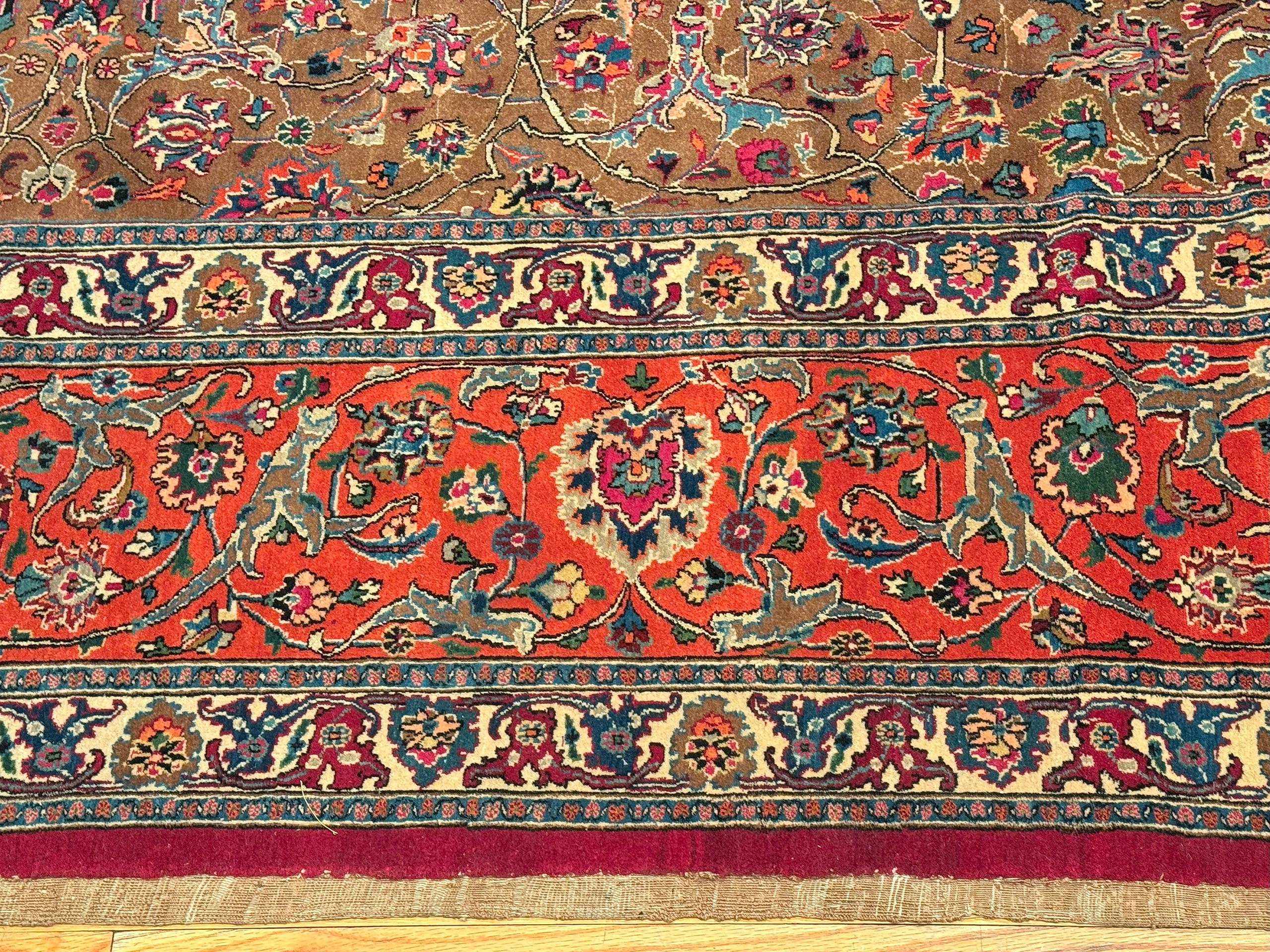 Nazmiyal Collection Antike persische Mashad Wolle & Seide Teppich 8 ft 1 in x 12 ft (20. Jahrhundert) im Angebot