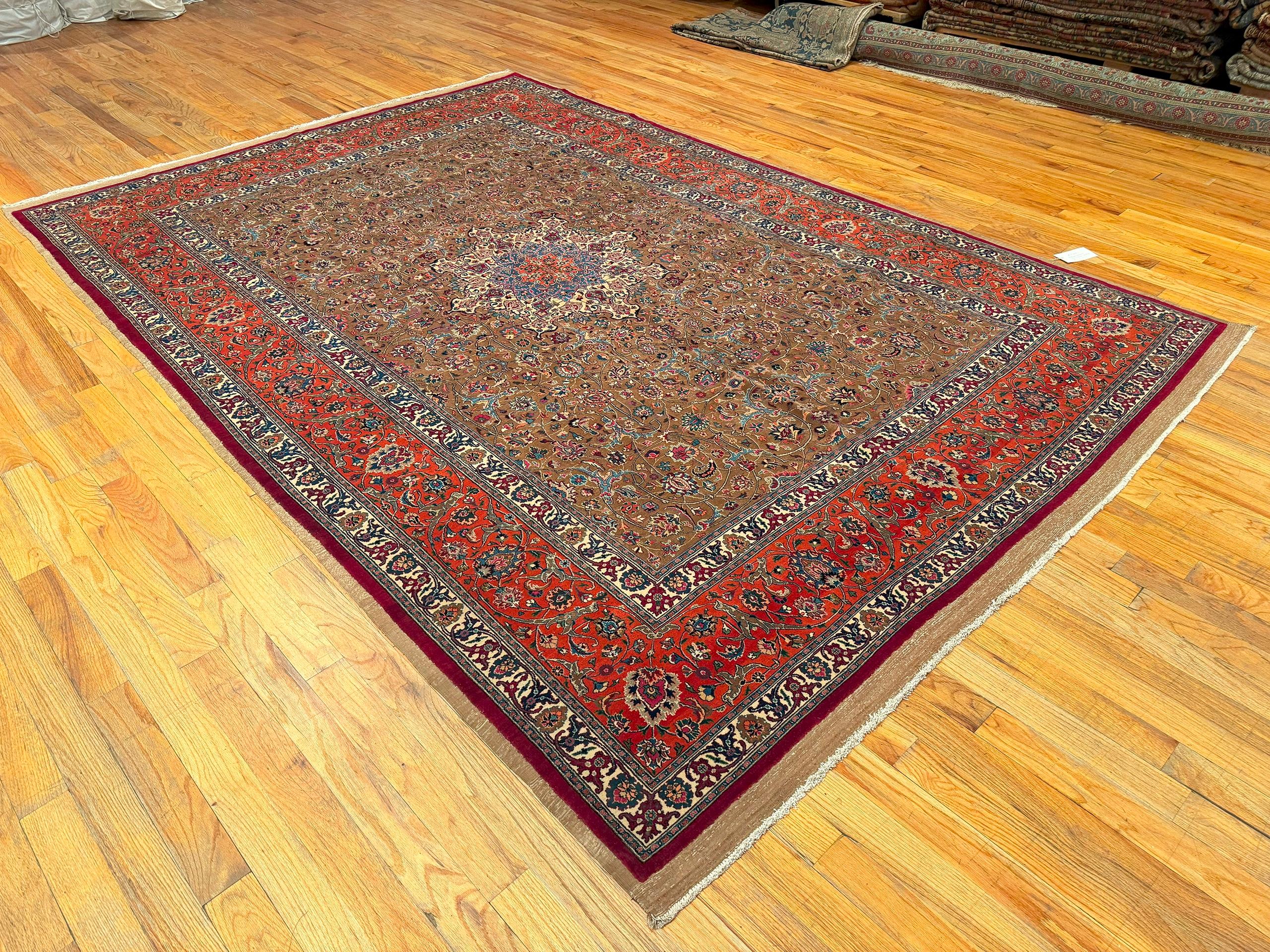 Nazmiyal Collection Antike persische Mashad Wolle & Seide Teppich 8 ft 1 in x 12 ft im Angebot 1