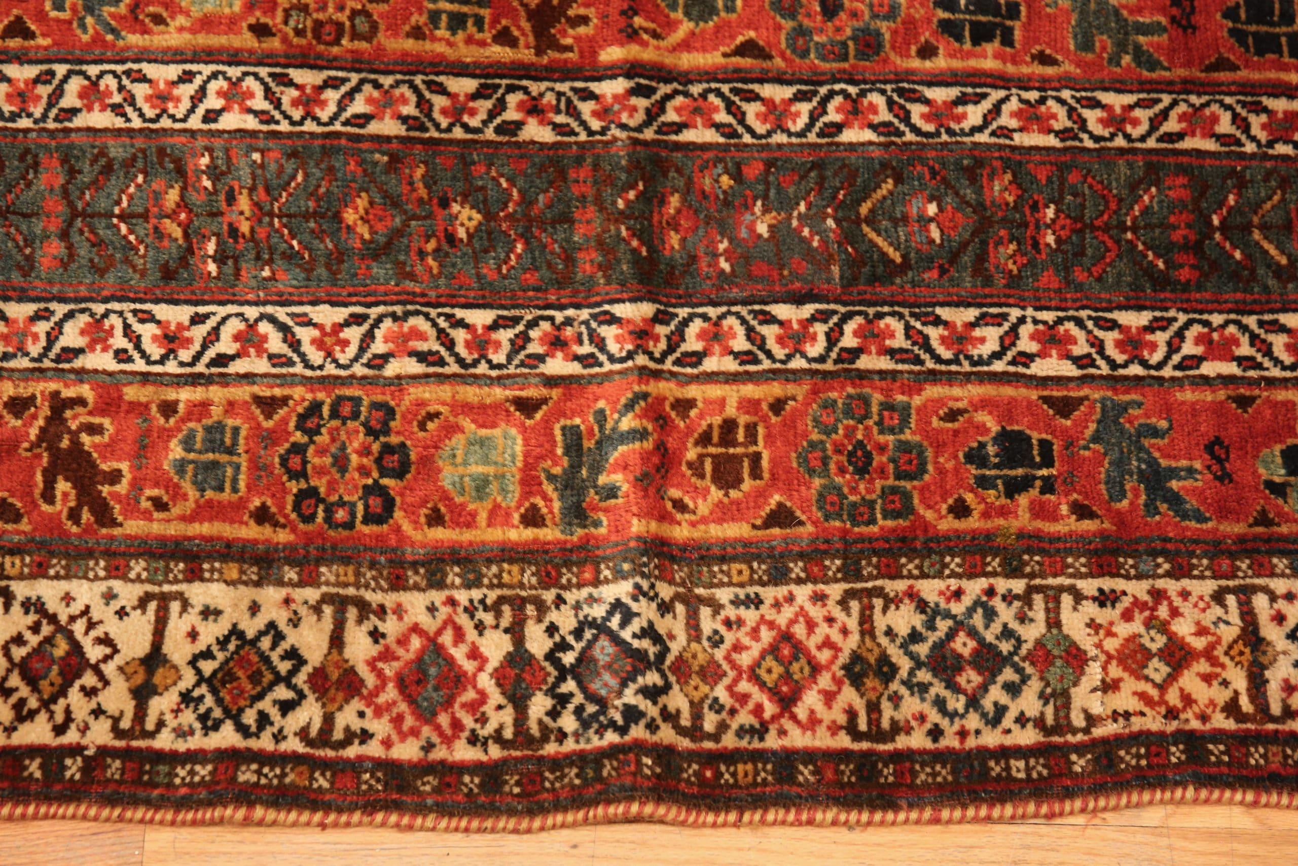 Tribal Antique Persian Qashqai Rug. 5 ft 1 in x 9 ft 3 in For Sale
