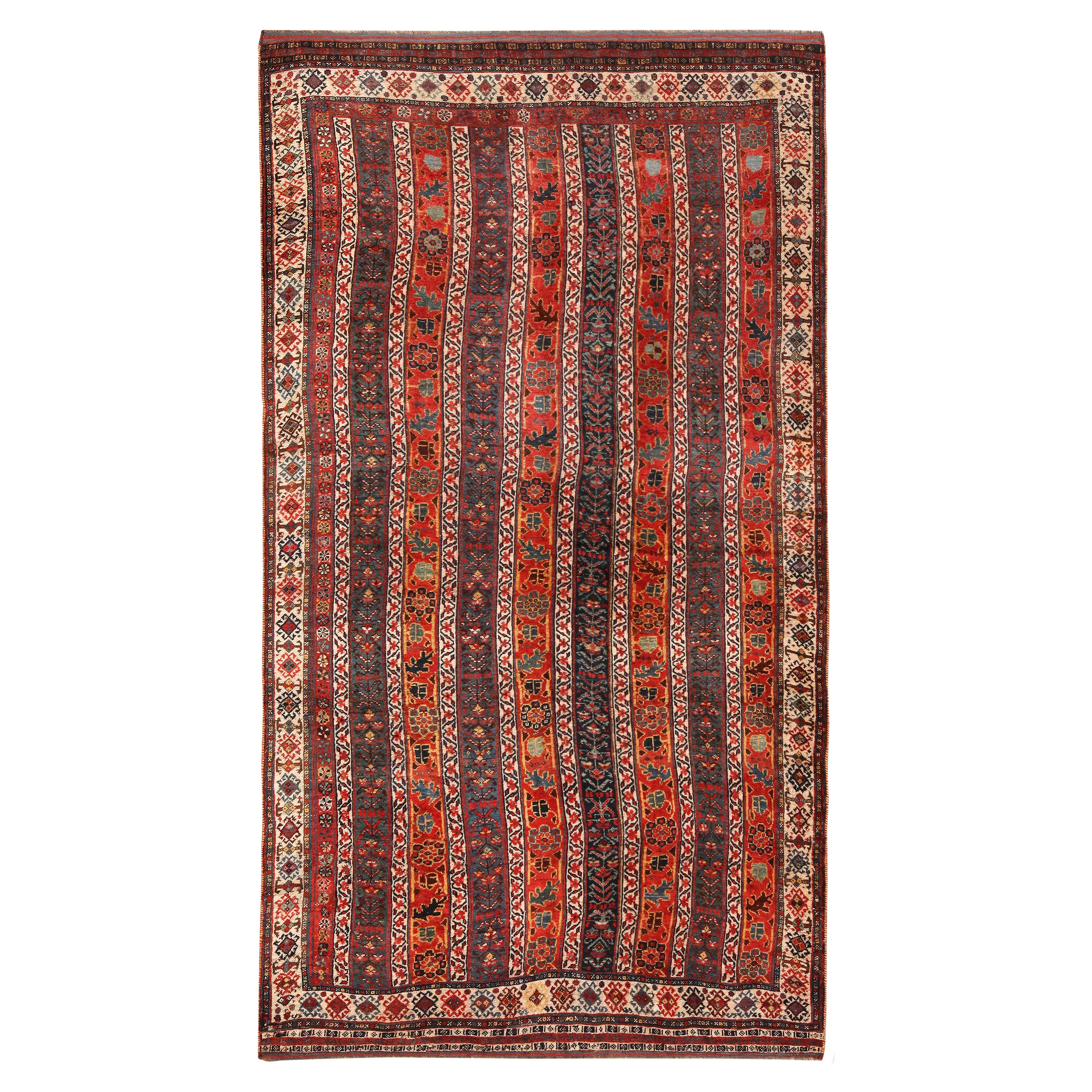 Antique Persian Qashqai Rug. 5 ft 1 in x 9 ft 3 in For Sale