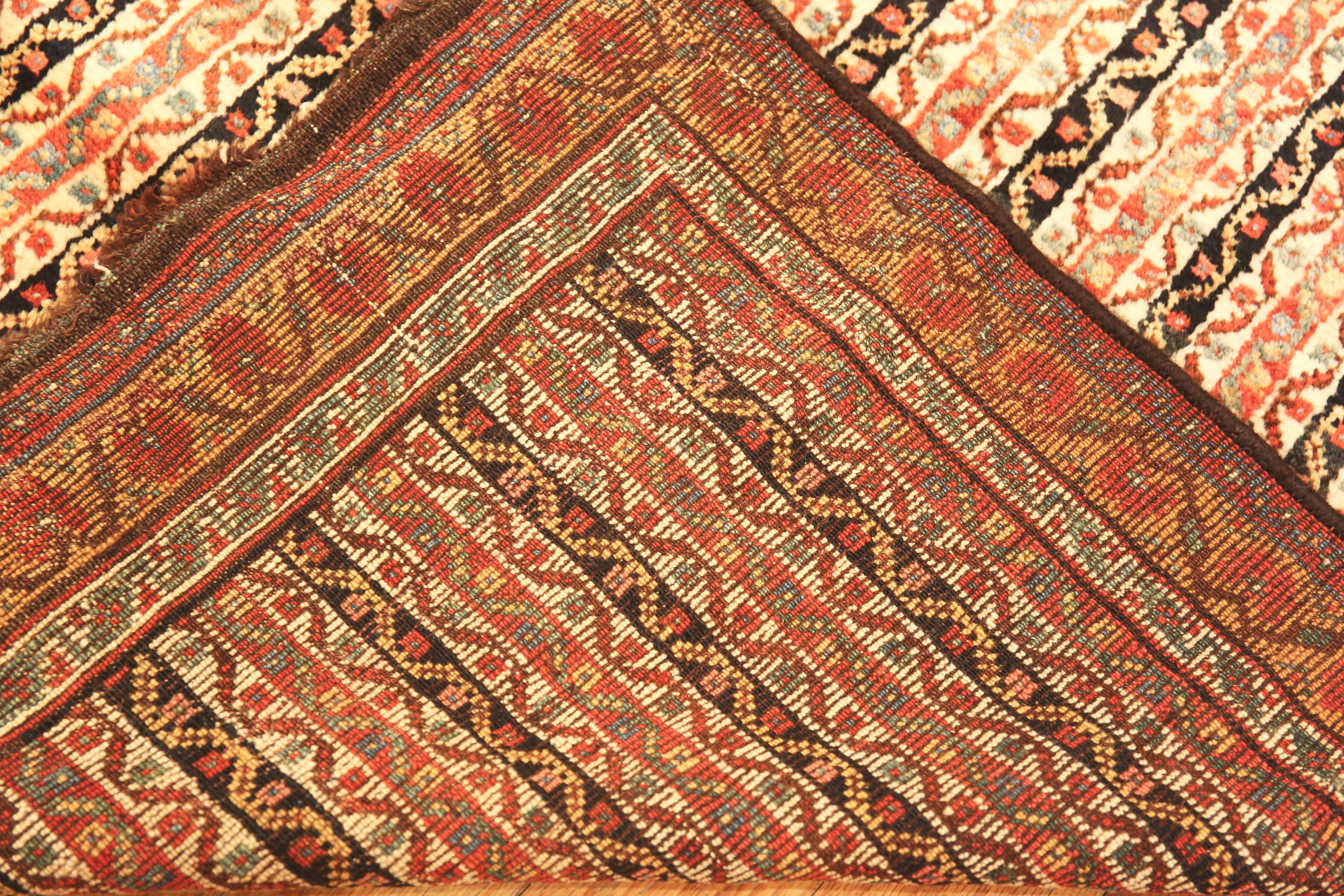 Antique Persian Qashqai Runner. 3 ft 5 in x 12 ft 9 in In Good Condition For Sale In New York, NY