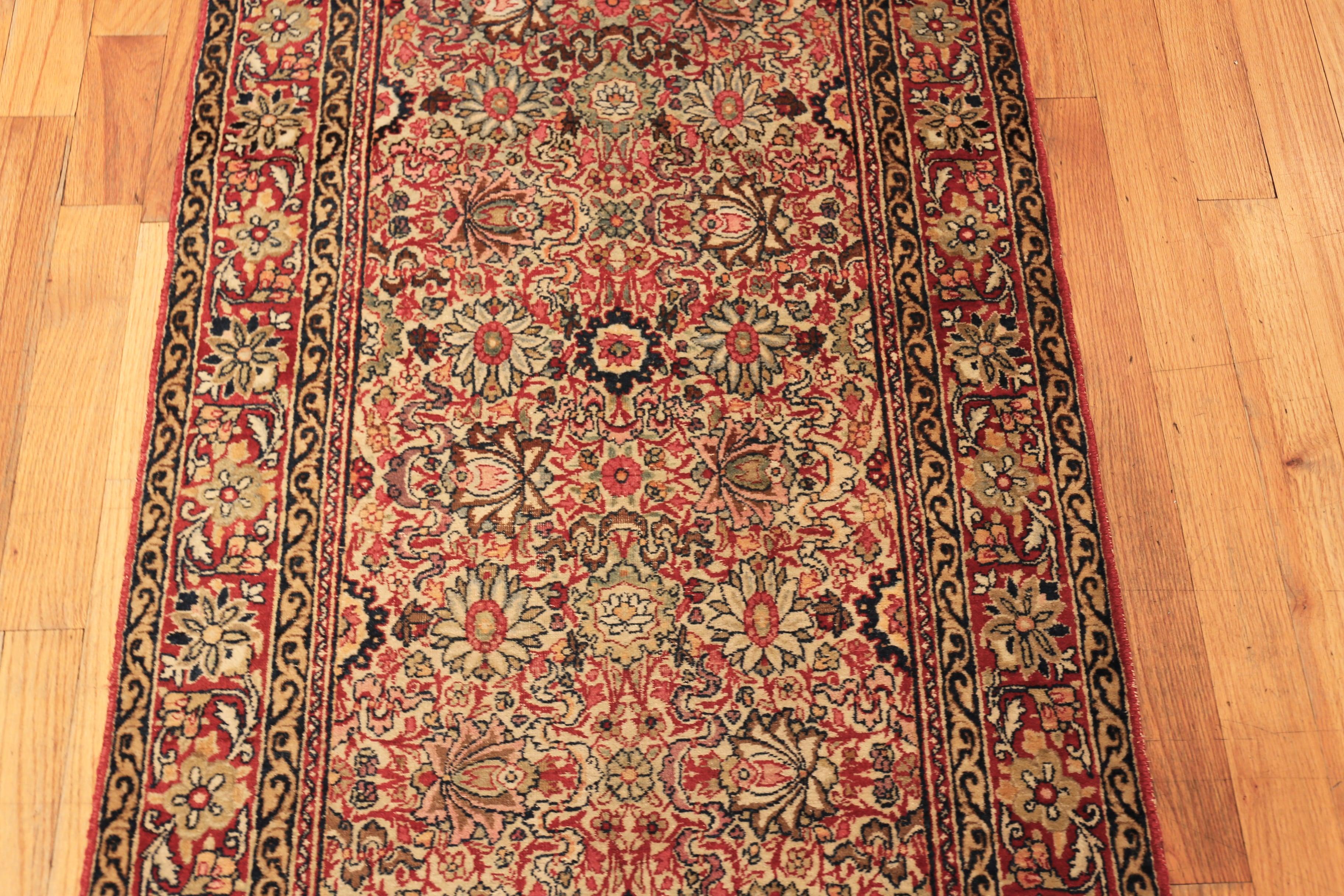 Annodato a mano Tappeto Runner antico persiano Nazmiyal Collection 2 ft 10 in x 19 ft 3 in in vendita