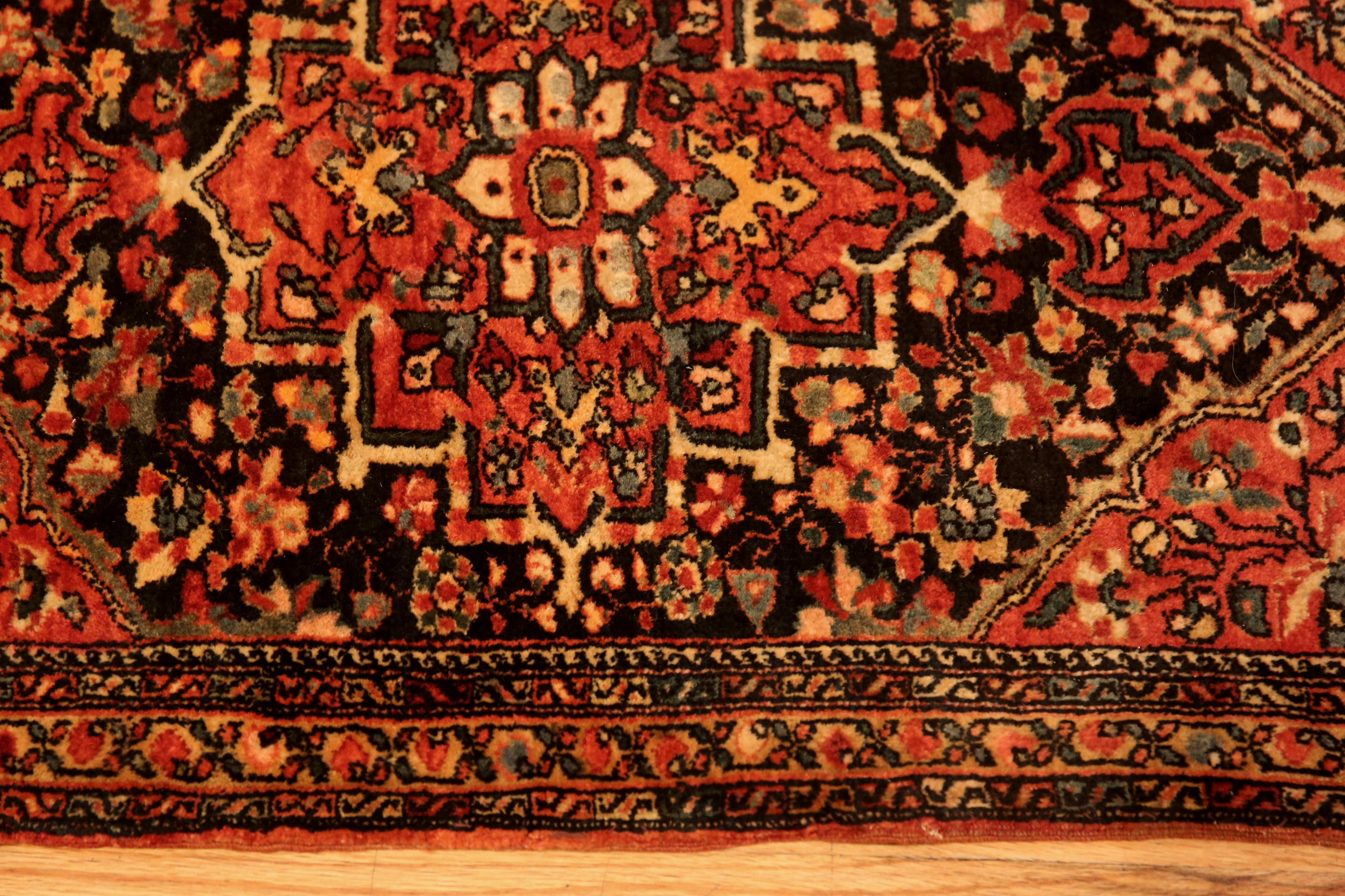 Antiker persischer Sarouk Farahan-Teppich aus Sarouk. 1 ft 8 in x 2 ft 4 in (Wolle) im Angebot