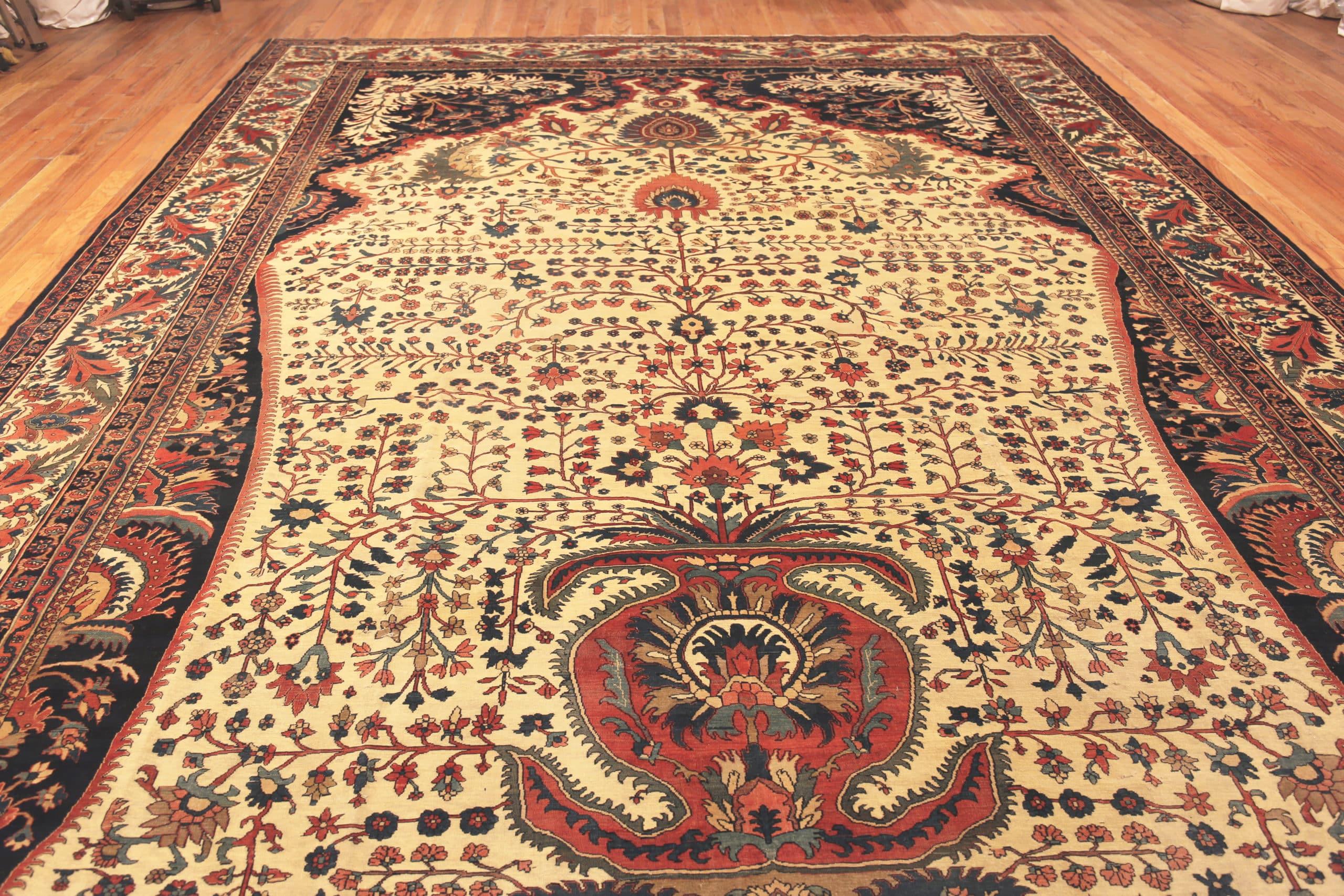 Large Fine Vase Design Antique Ivory Persian Sarouk Farahan Rug, Herkunftsland: Persien, CIRCA Datum: 1880's. Größe: 12 ft 3 in x 18 ft 6 in (3,73 m x 5,64 m)