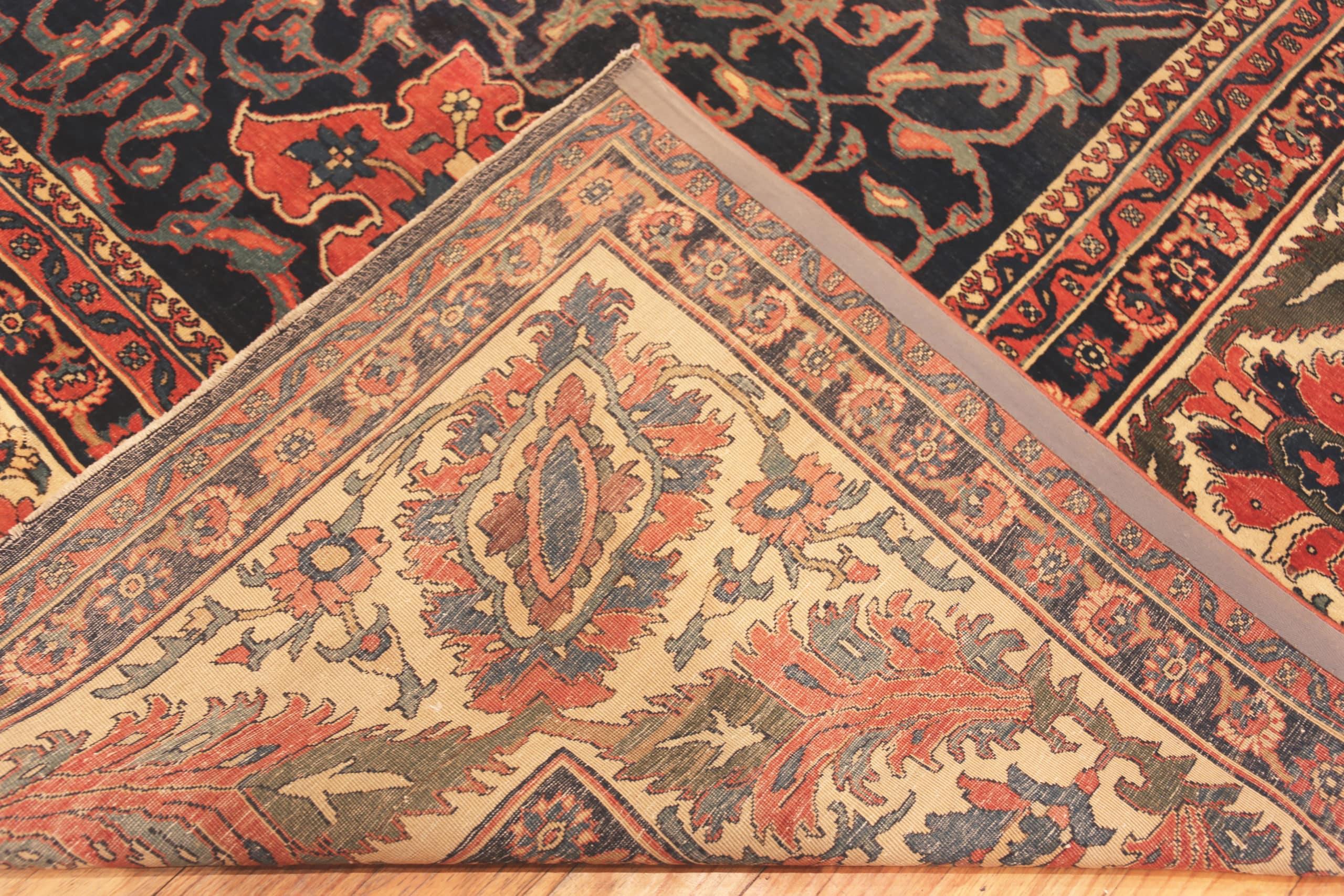 Antiker persischer Sarouk Farahan-Teppich aus Sarouk. 12 Fuß 3 Zoll x 18 Fuß 6 Zoll im Angebot 1