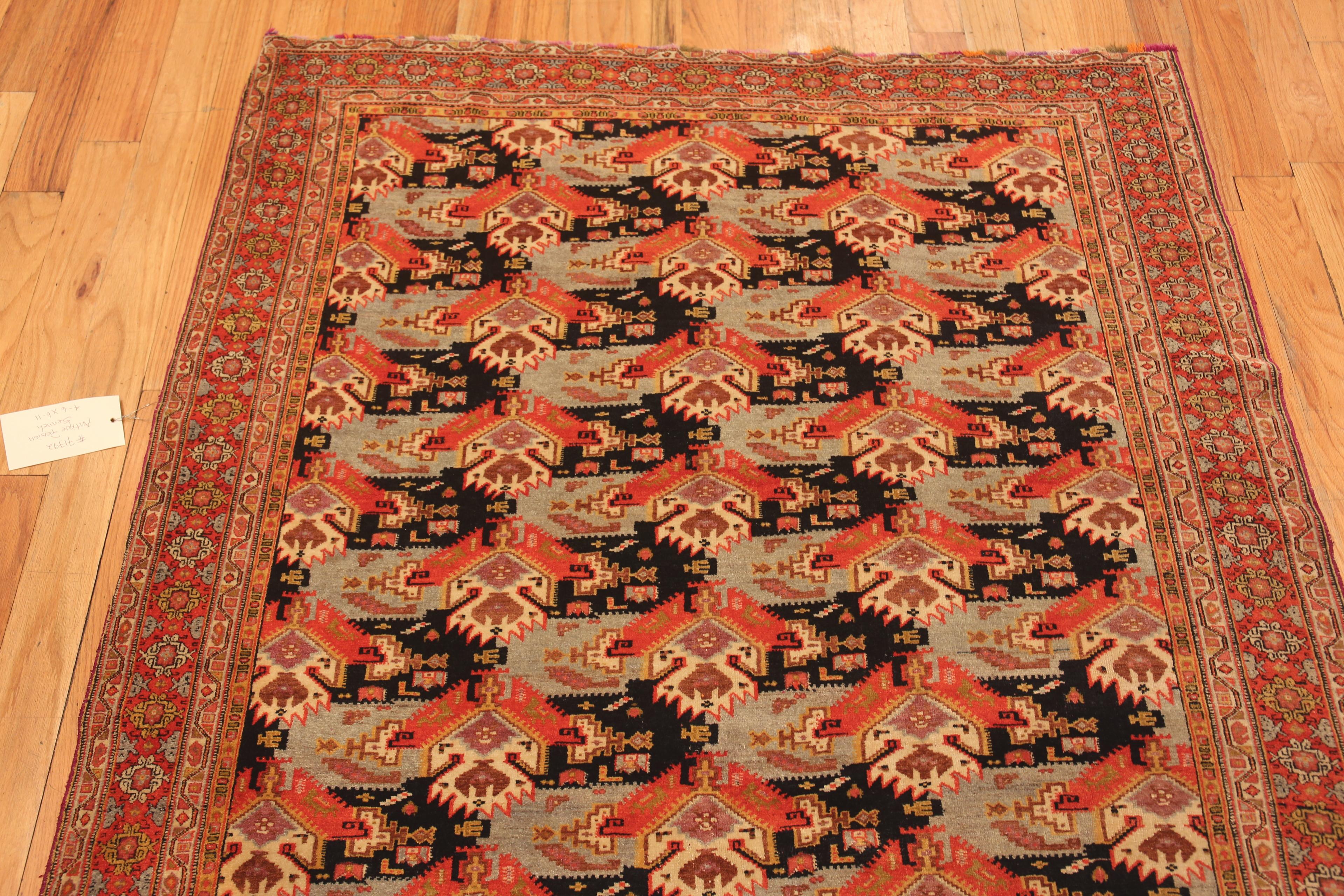 Antique Persian Senneh Rug. 4 ft 6 in x 6 ft 11 in In Good Condition For Sale In New York, NY