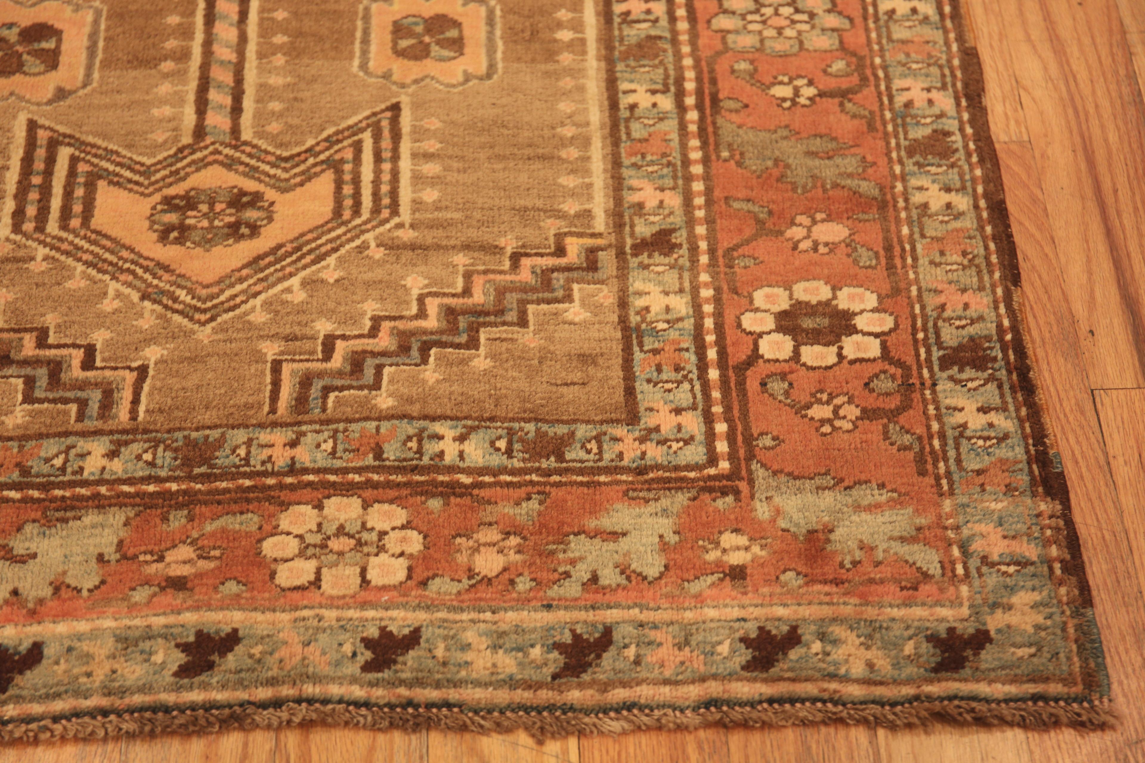 Antique Persian Serab Runner. 3 ft 6 in x 13 ft 8 in In Good Condition For Sale In New York, NY