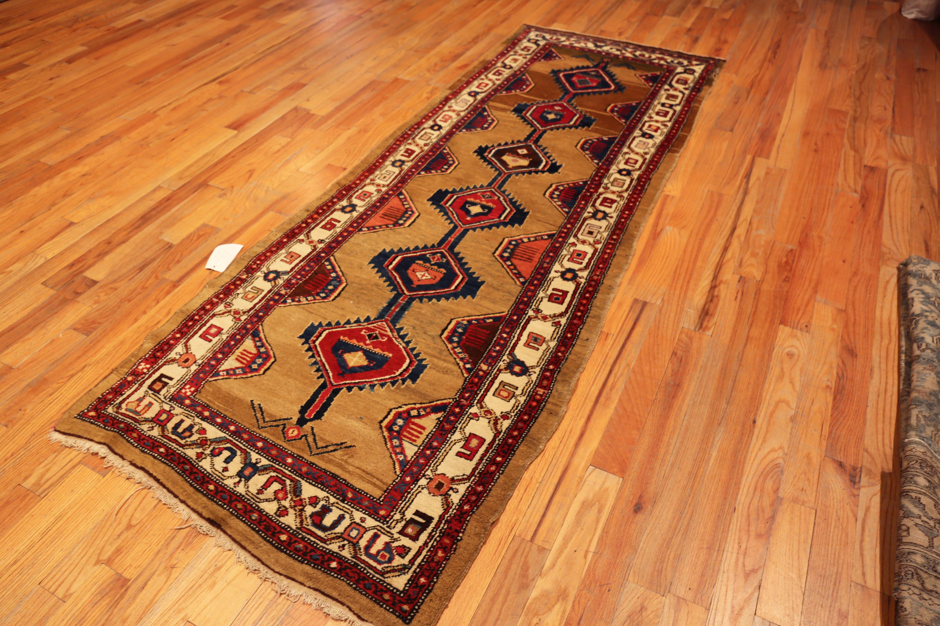 Nazmiyal Collection Antike persische Serab Läufer Diamant 3 ft 6 in x 9 ft 7 in im Zustand „Gut“ im Angebot in New York, NY