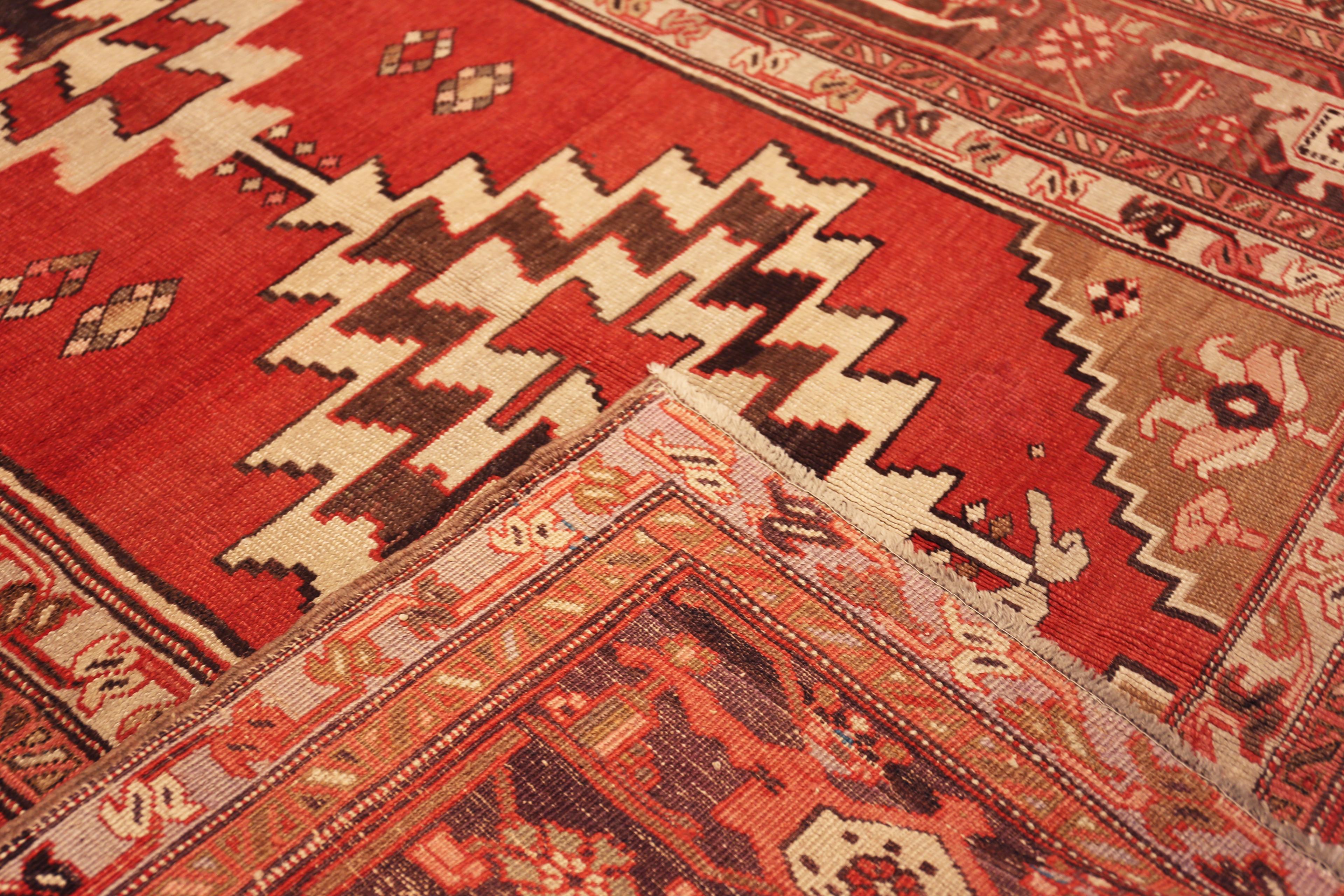 XX secolo Nazmiyal Collection Antique Persian Serapi Rug 5 ft 8 in x 11 ft 7 in in vendita