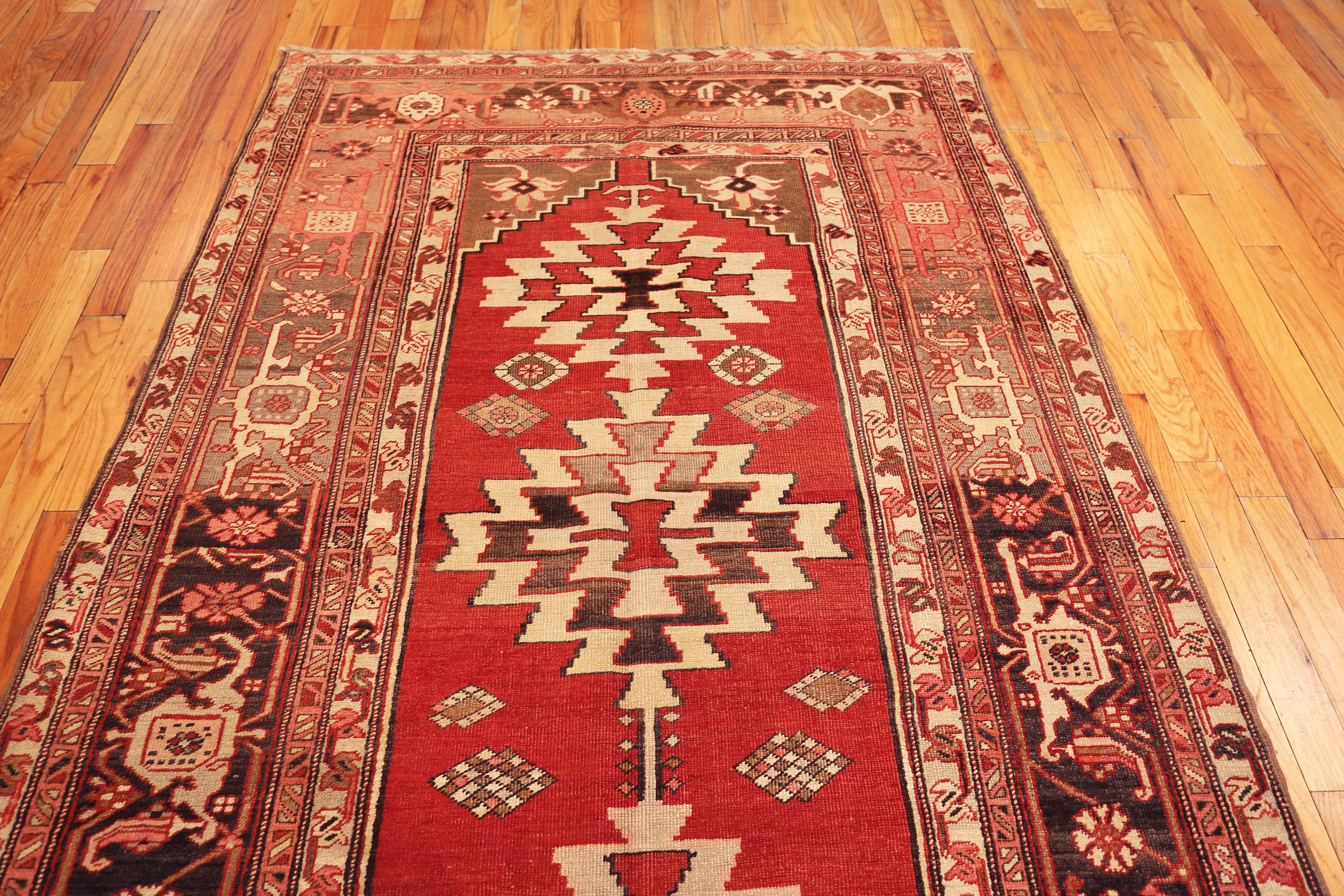 Nazmiyal Collection Antique Persian Serapi Rug 5 ft 8 in x 11 ft 7 in in vendita 1