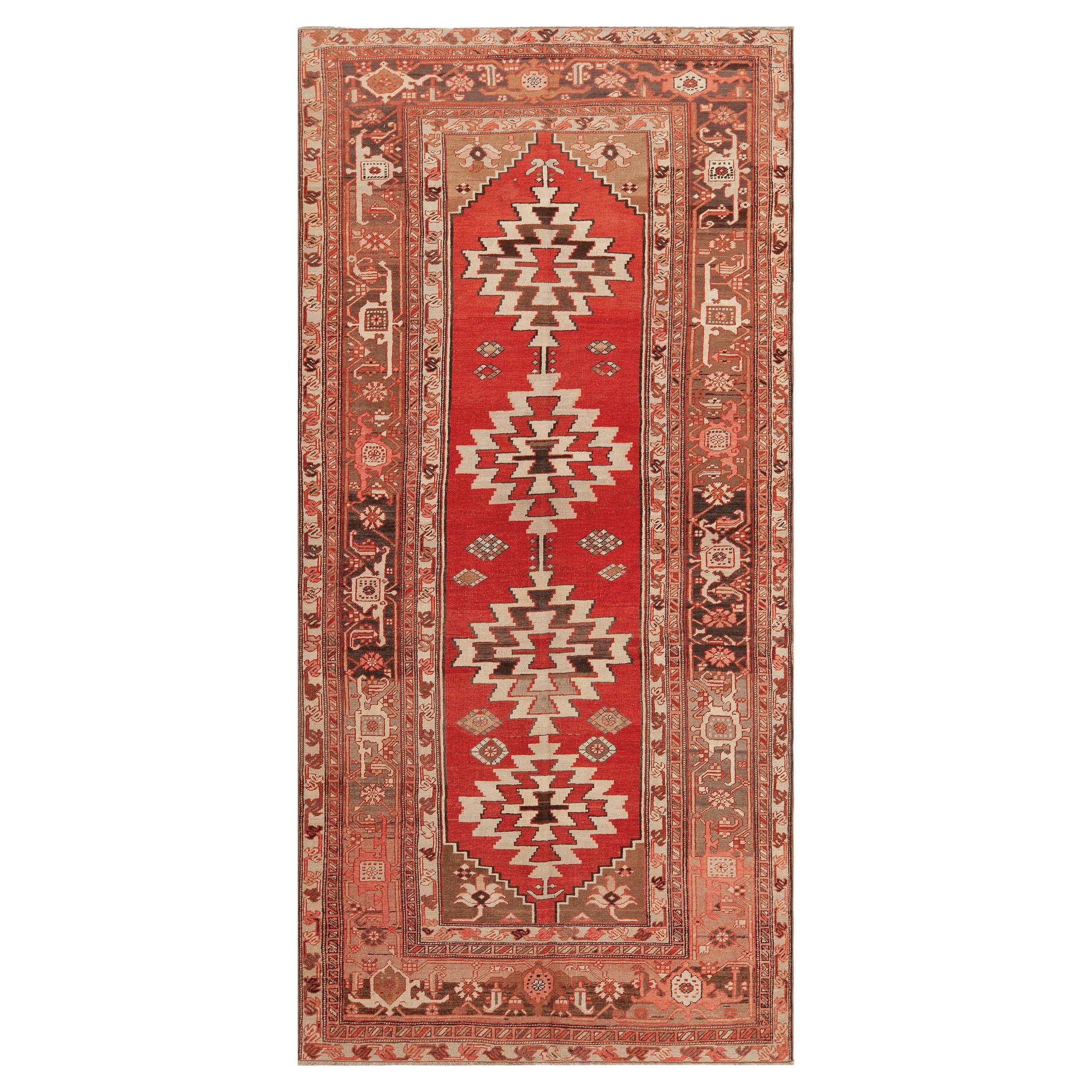 Nazmiyal Collection Antique Persian Serapi Rug 5 ft 8 in x 11 ft 7 in