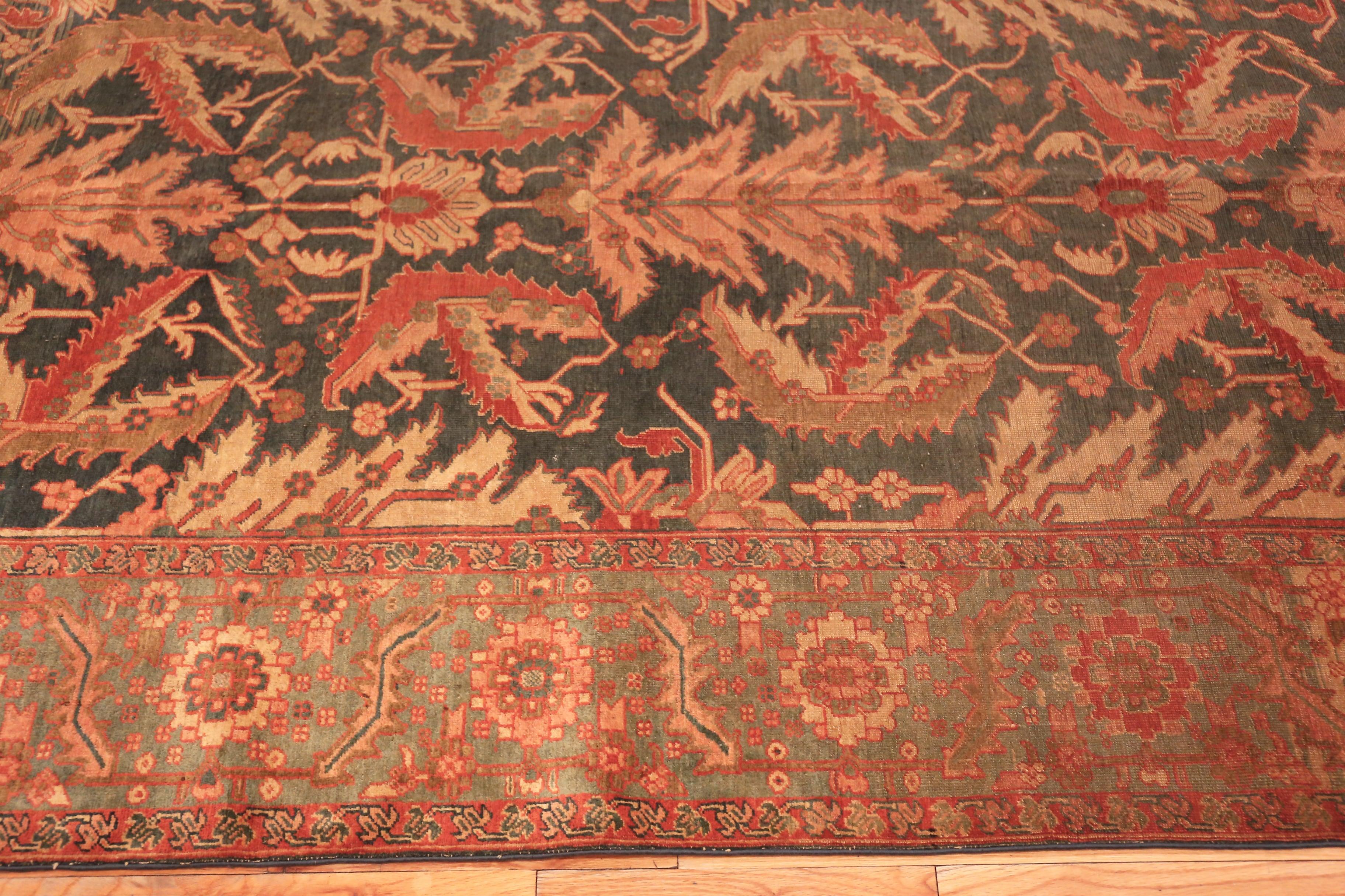 Nazmiyal Collection Antiker Persischer Serapi Teppich 8 ft x 10 ft (Handgeknüpft) im Angebot