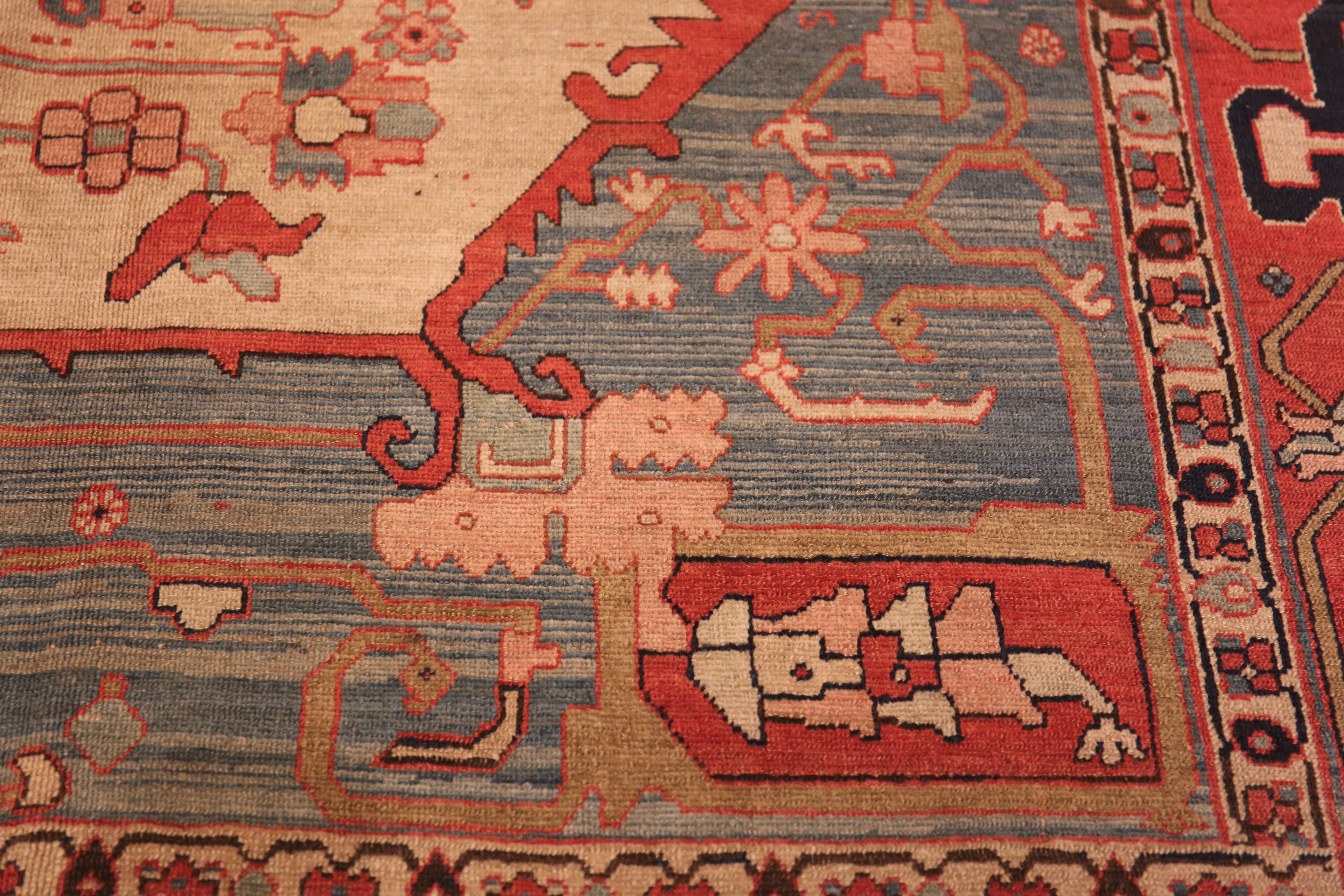 19th Century Antique Persian Serapi Rug. 9 ft 10 in x 12 ft 9 in For Sale