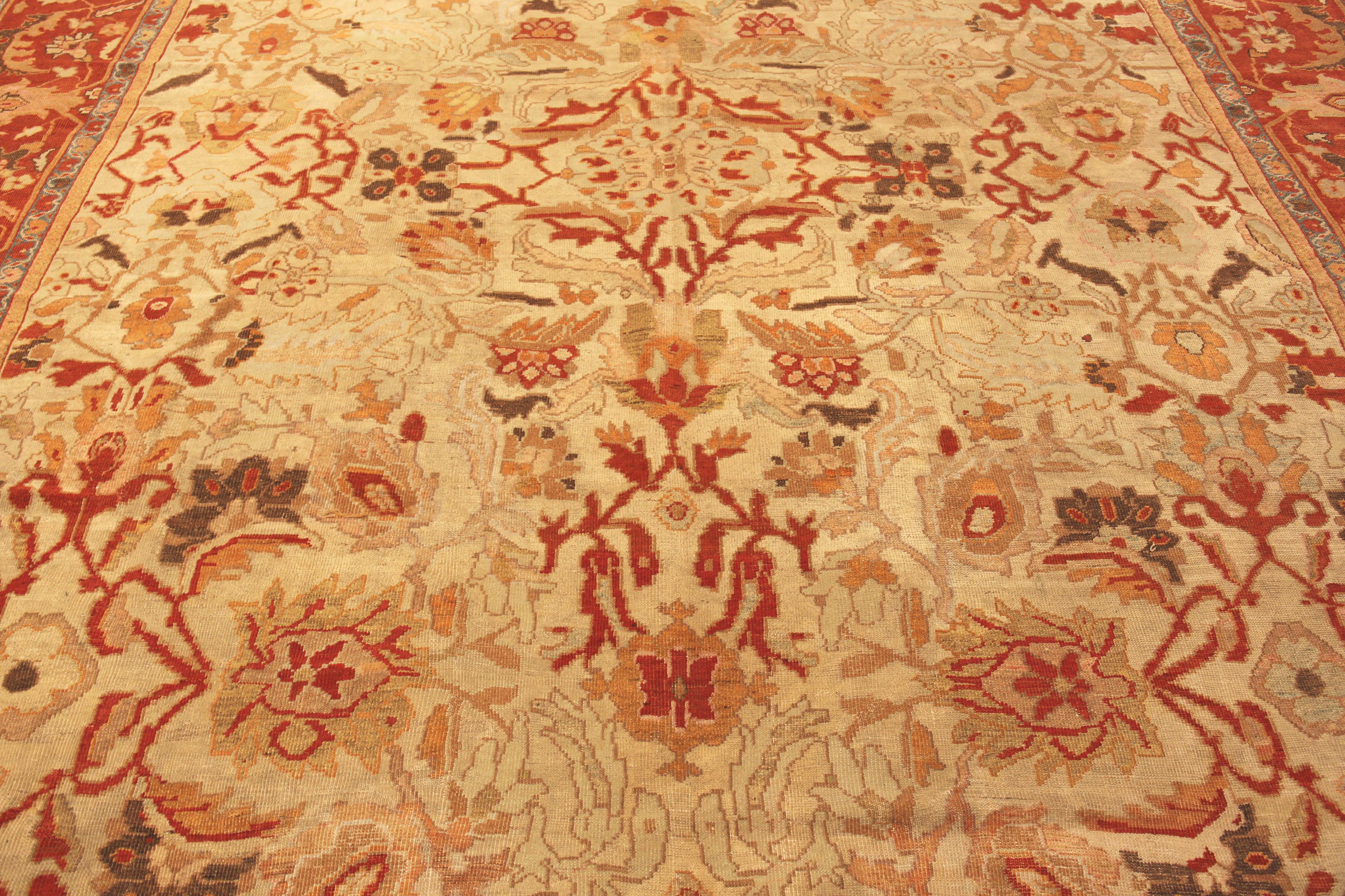 Antiker persischer Sultanabad-Teppich aus Sultanabad. 11 ft 3 in x 13 ft 7 in im Zustand „Gut“ im Angebot in New York, NY