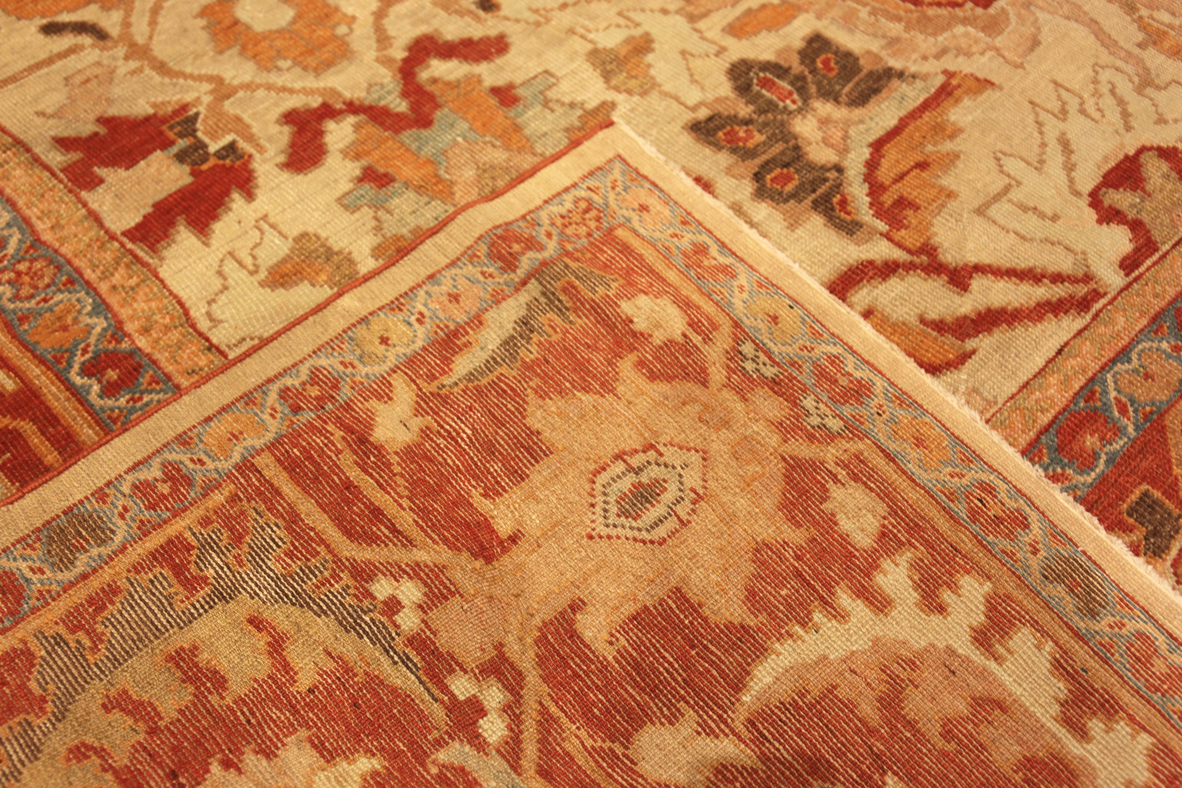 Antiker persischer Sultanabad-Teppich aus Sultanabad. 11 ft 3 in x 13 ft 7 in (19. Jahrhundert) im Angebot