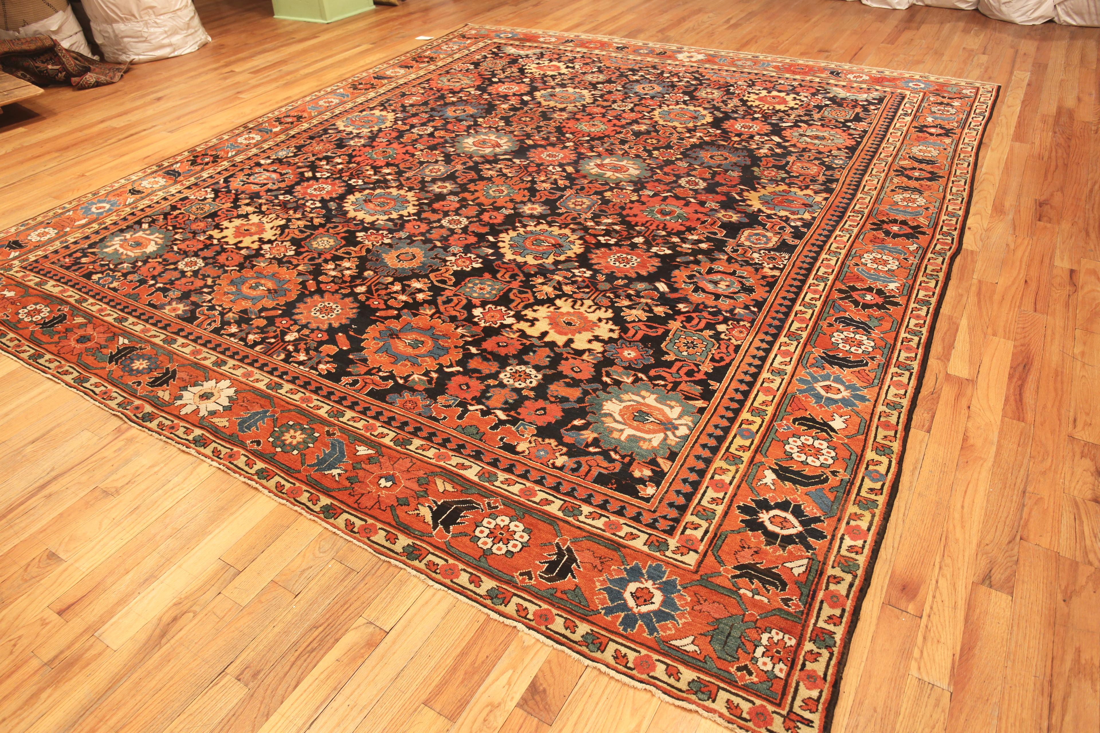 Antiker persischer Sultanabad-Teppich. 12 ft 1 in x 13 ft 10 in (Handgeknüpft) im Angebot