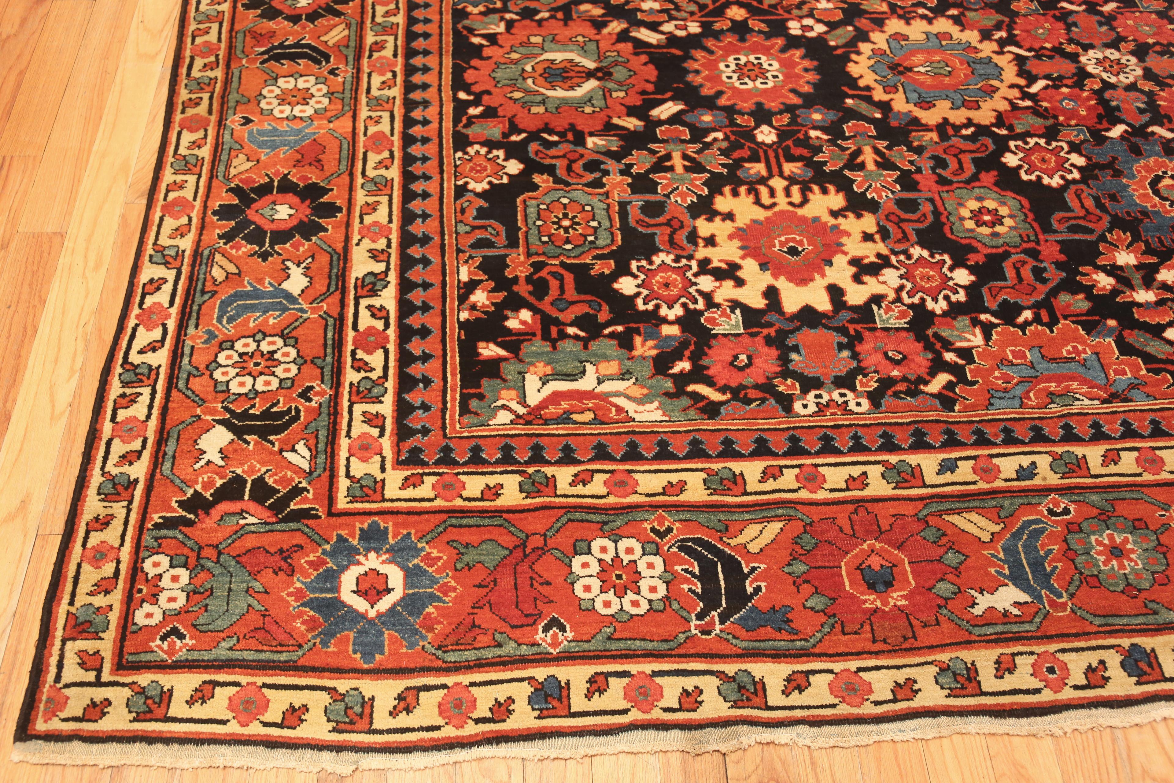 Antiker persischer Sultanabad-Teppich. 12 ft 1 in x 13 ft 10 in im Zustand „Gut“ im Angebot in New York, NY